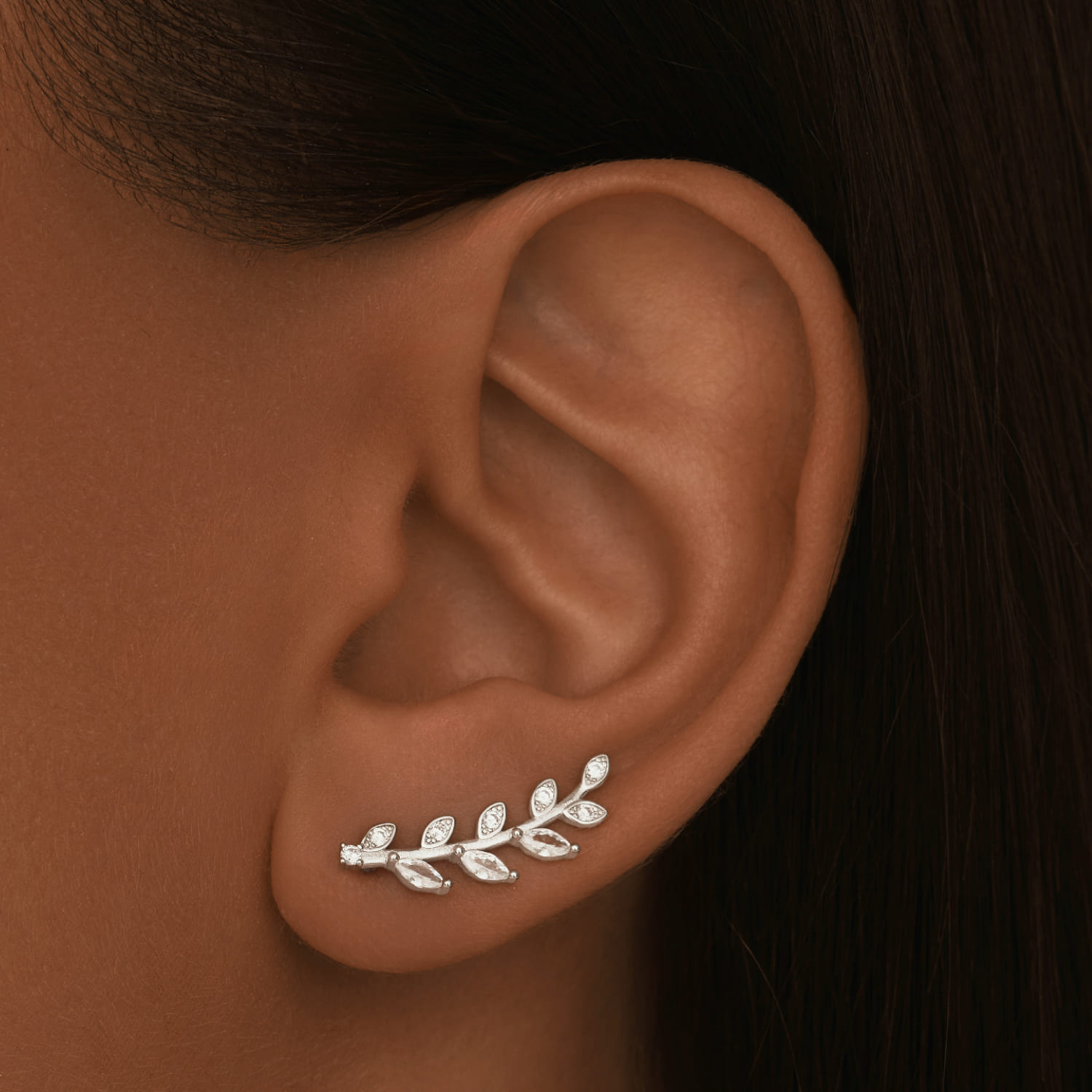 Серебряные серьги клаймберы веточки с фианитами MIESTILO MIE
Серебряные серьги клаймберы веточки с фианитами MIESTILO MIE