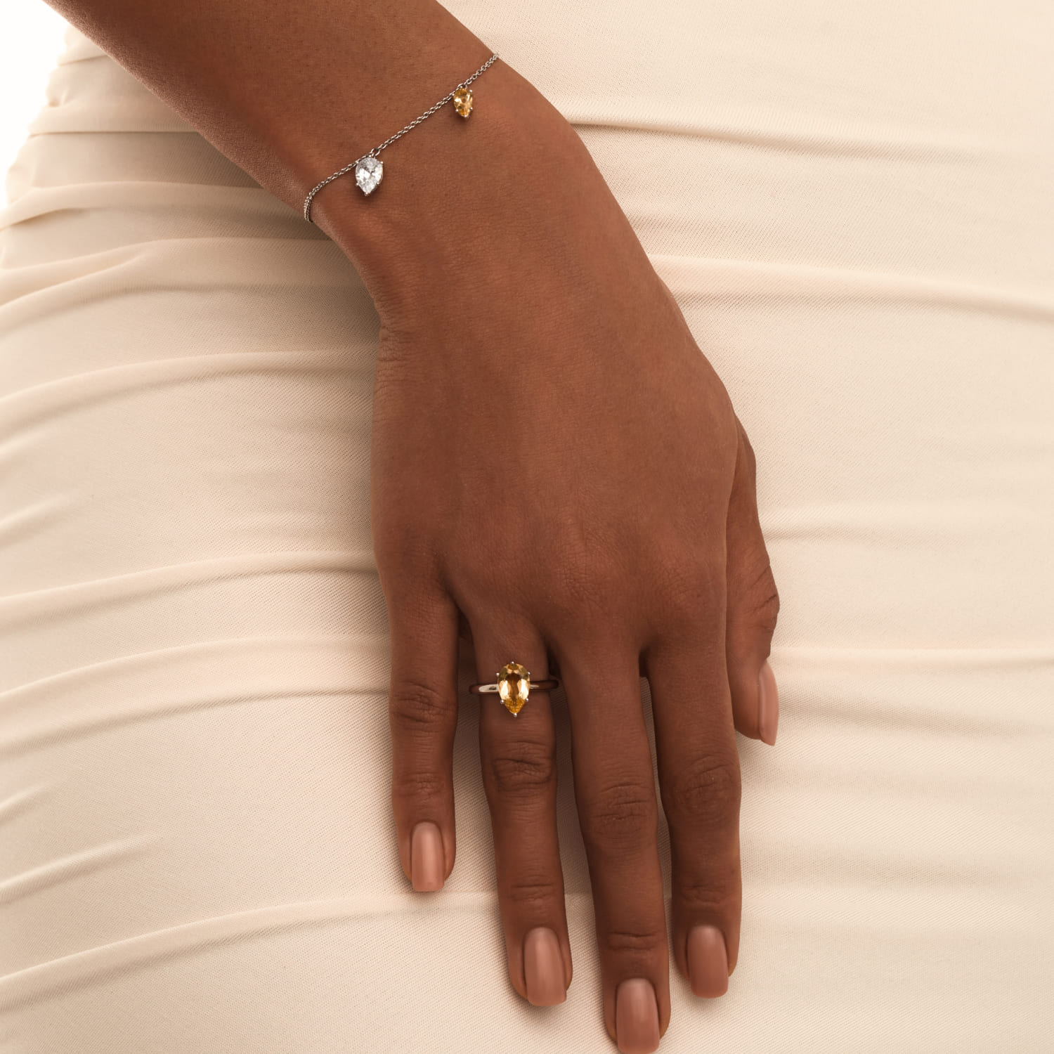 Серебряный браслет BRIGHTNESS с цитрином и фианитом MIE 
Серебряный браслет BRIGHTNESS с цитрином и фианитом MIE