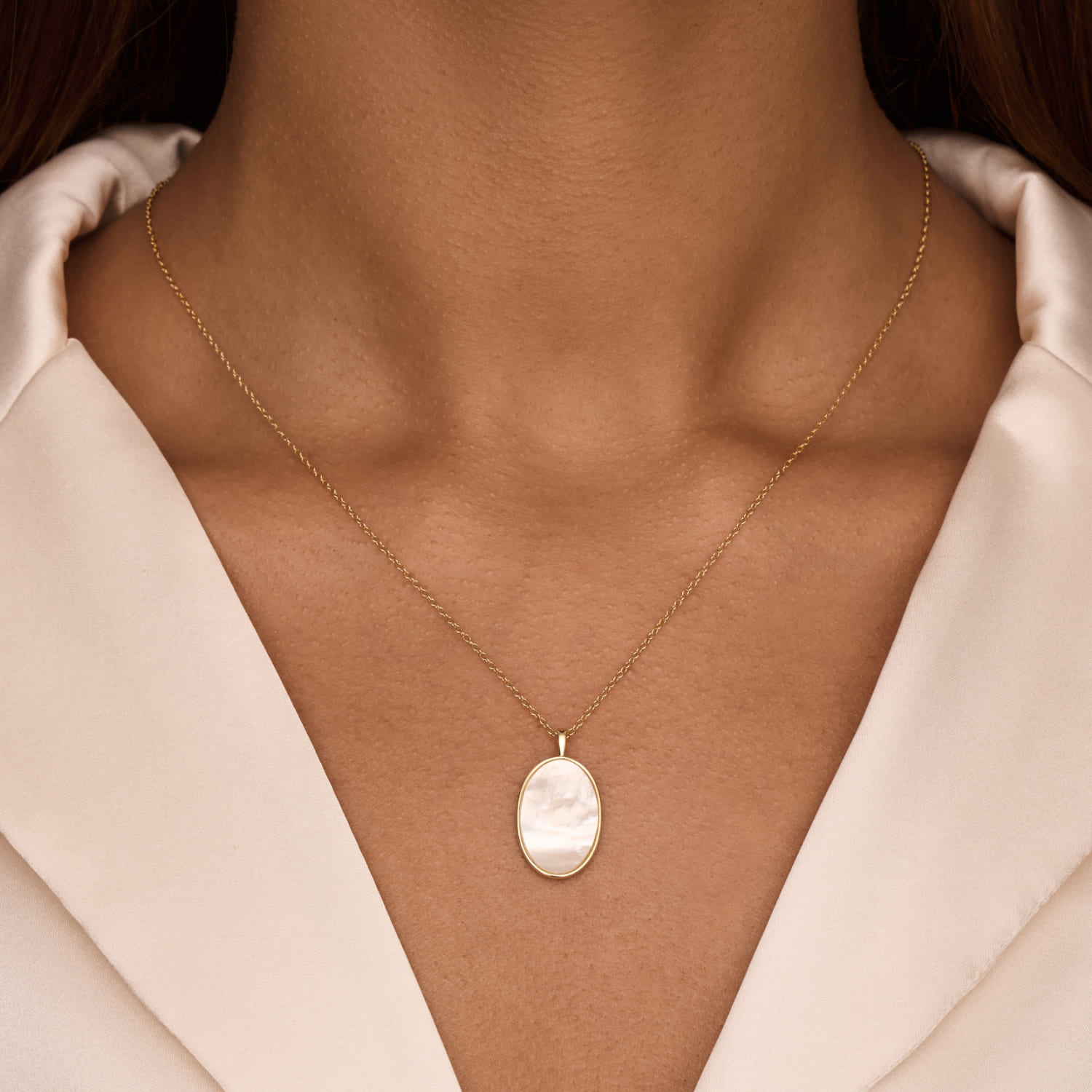 

Позолоченное колье с подвеской из искуственного перламутра MIESTILO MIE