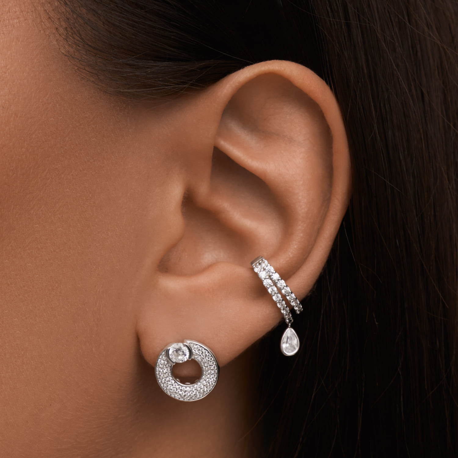 Արծաթե թևնոց՝ խորանարդ ցիրկոնիումով և MIE կաթիլով