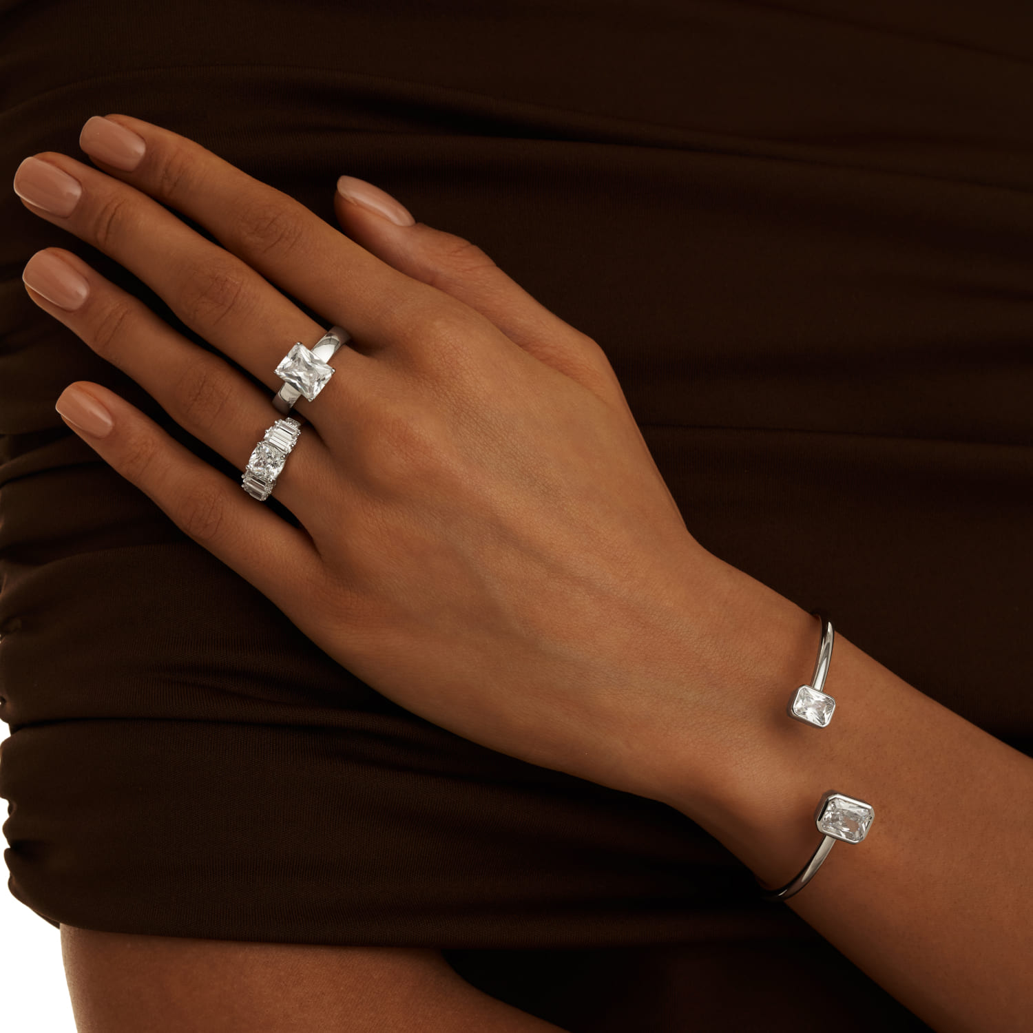 

Серебряное кольцо с фианитами Baguette MIE