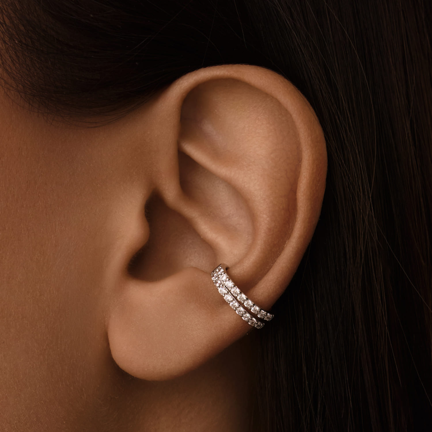 

Серебряный кафф с двойной дорожкой фианитов MIESTILO MIE