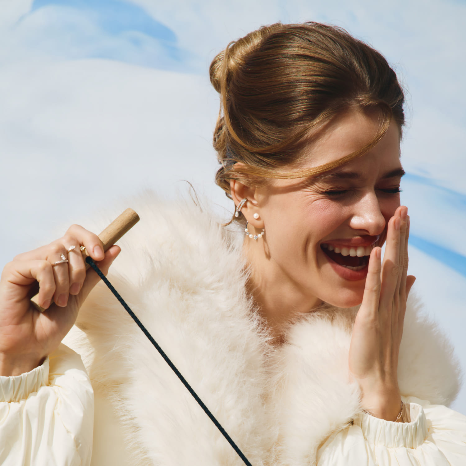 Արծաթե թևնոց՝ խորանարդ ցիրկոնիումով և MIE կաթիլով