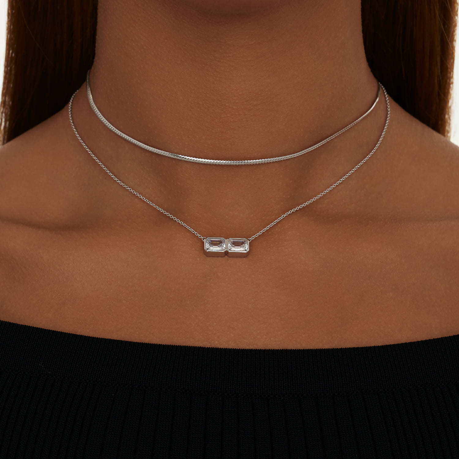 

Серебряное колье Midnight с фианитами в огранке Эмеральд MIE