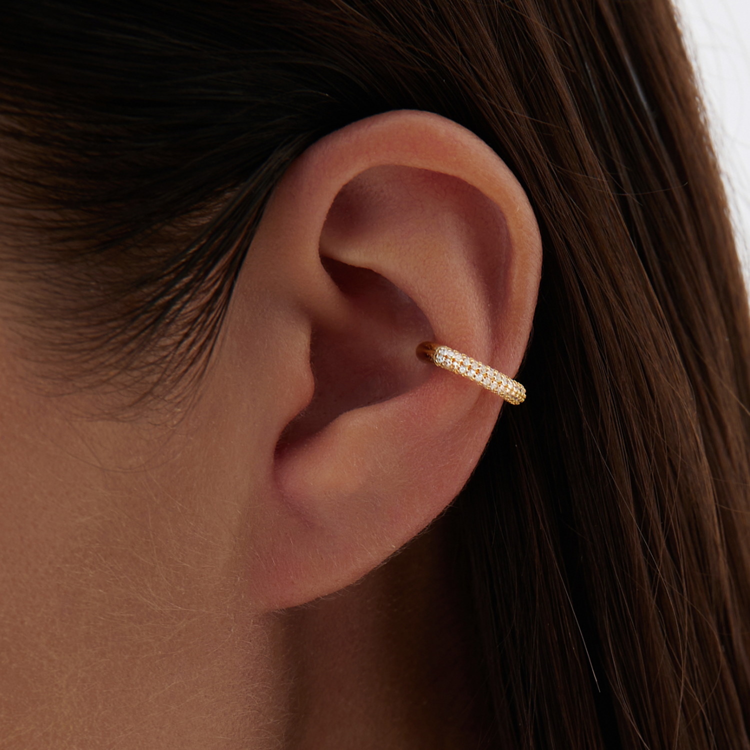 Ոսկեզօծ բազային թևնոց՝ արծաթից պատրաստված խորանարդ ցիրկոնե երիզով MIE