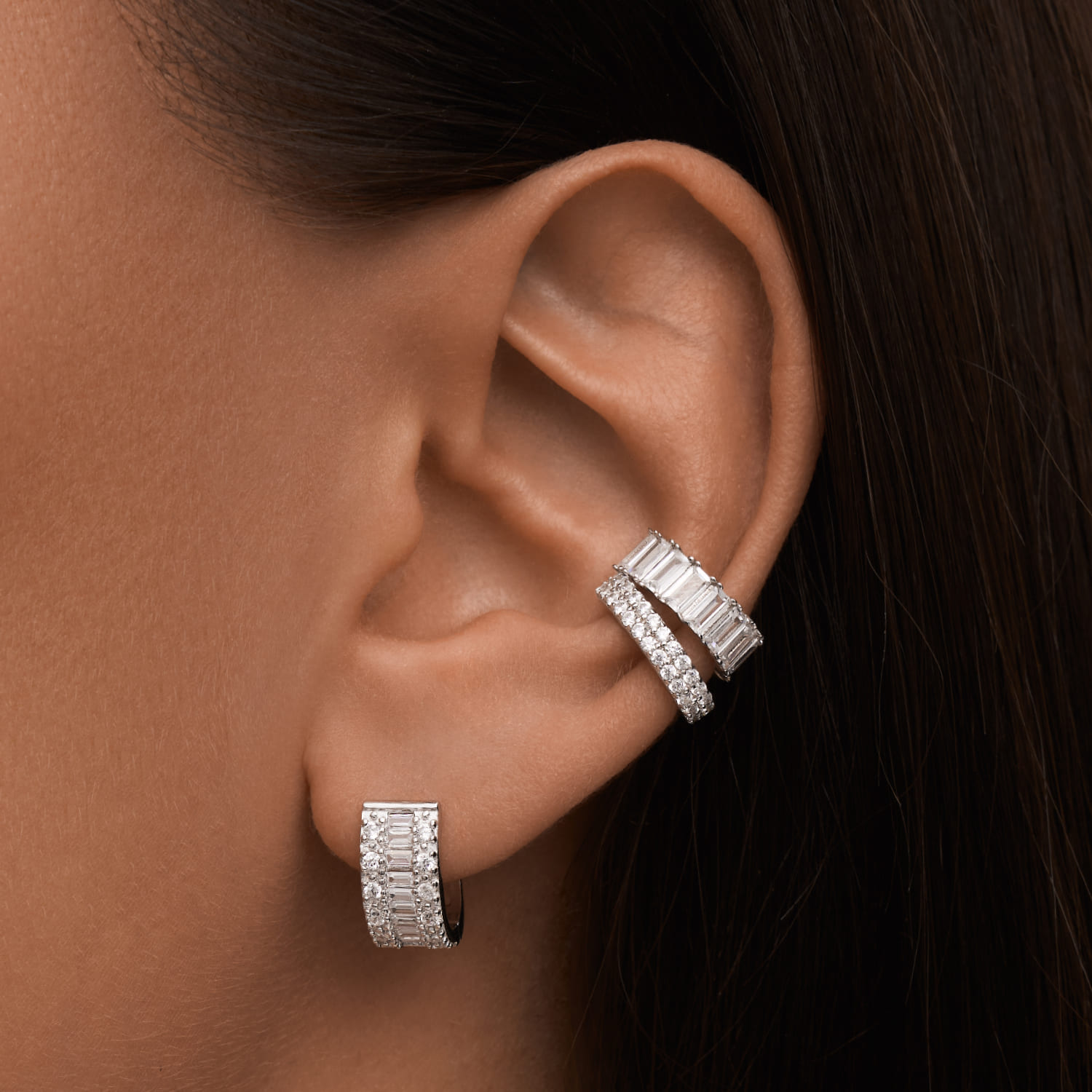 Արծաթե թևնոց՝ MIE-ի կողմից պատրաստված խորանարդ ցիրկոնիումի ցրմամբ և բացման մեխանիզմով