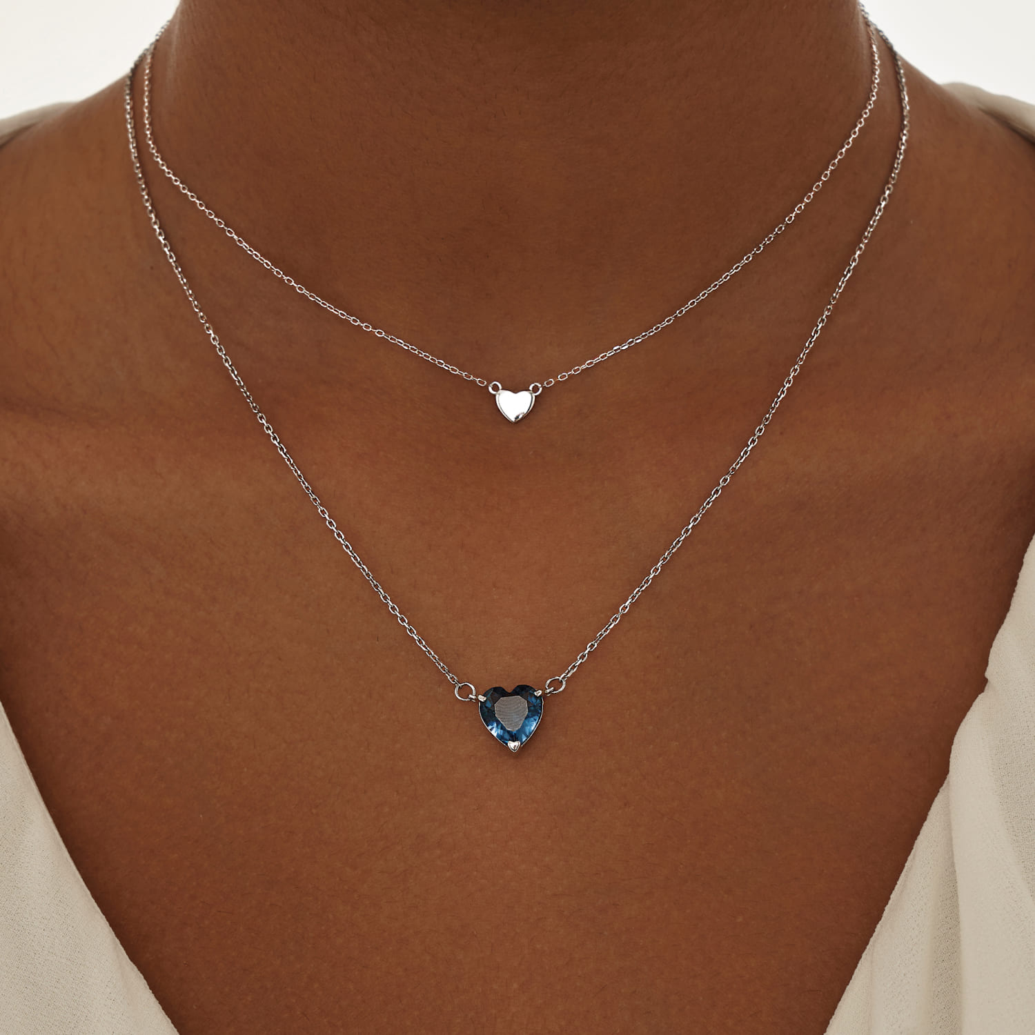 Արծաթե կախազարդ կապույտ խորանարդ ցիրկոնե սալիկներով՝ սրտաձև կտրվածքով MIESTILO MIE