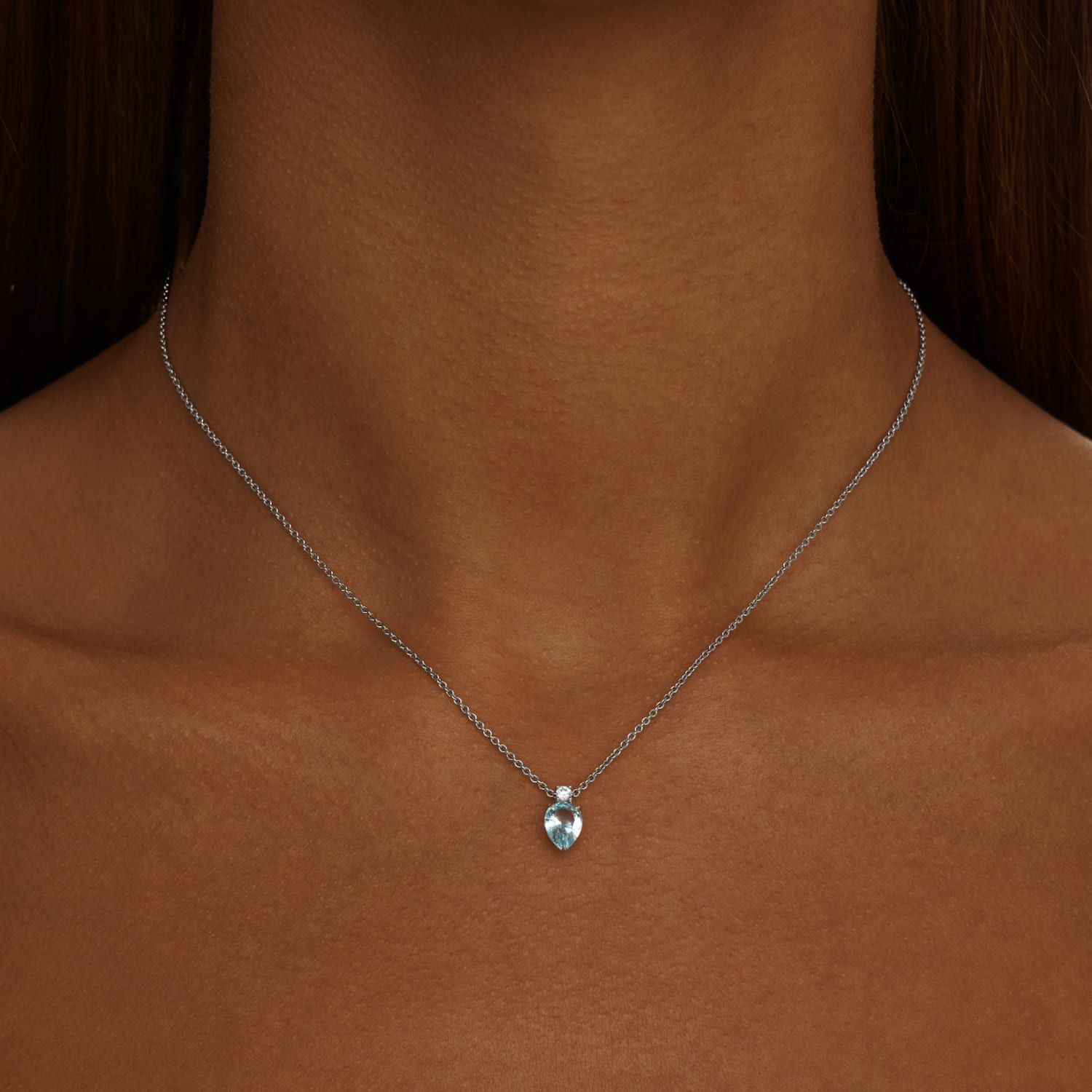 

Серебряное колье PURITY с топазом Sky и фианитом MIE