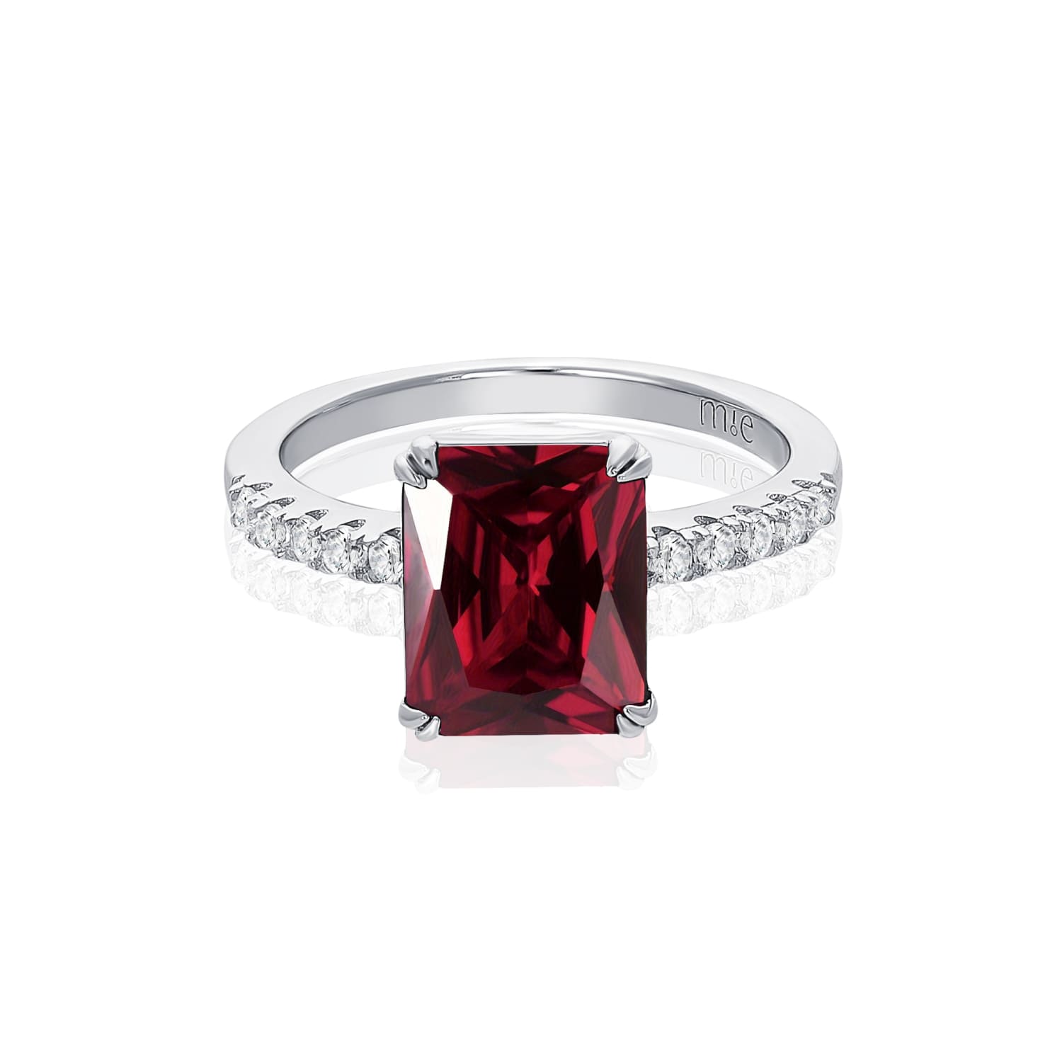 Серебряное кольцо с красным камнем MIE