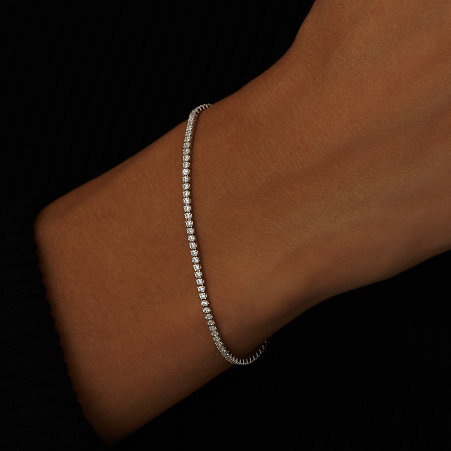 

Теннисный серебряный браслет с фианитами MIE