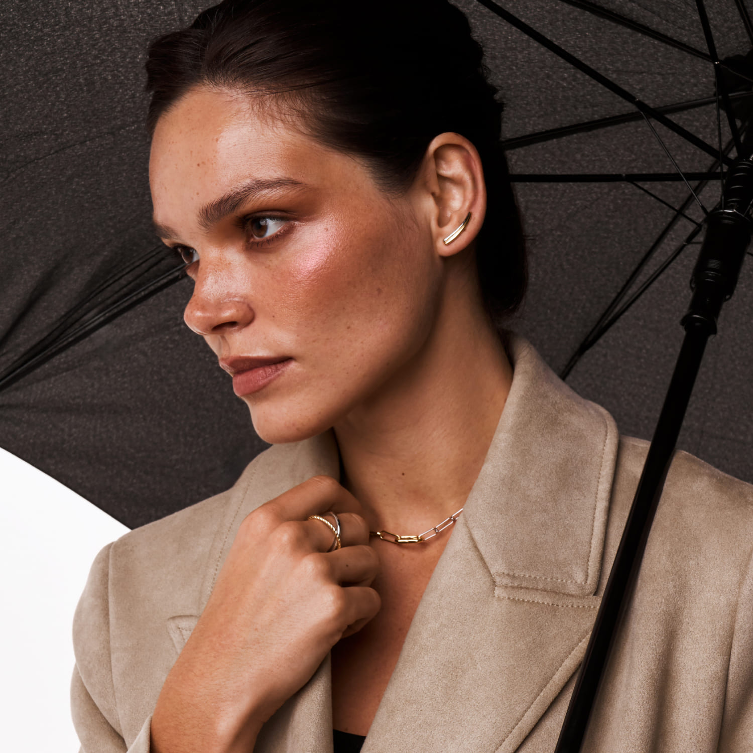 Երկգույն արծաթից պատրաստված կրկնակի համակցված մատանի MIE