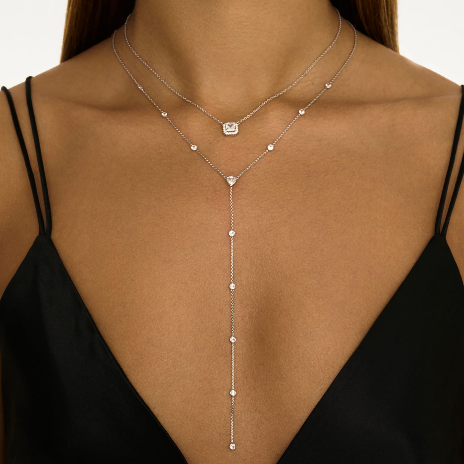 Արծաթե փողկապի վզնոց խորանարդ ցիրկոնե մետալով MIE