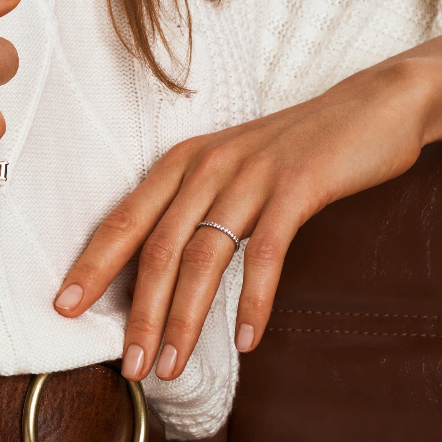 Արծաթե մատանի՝ խորանարդ ցիրկոնիումի շարքով MIE