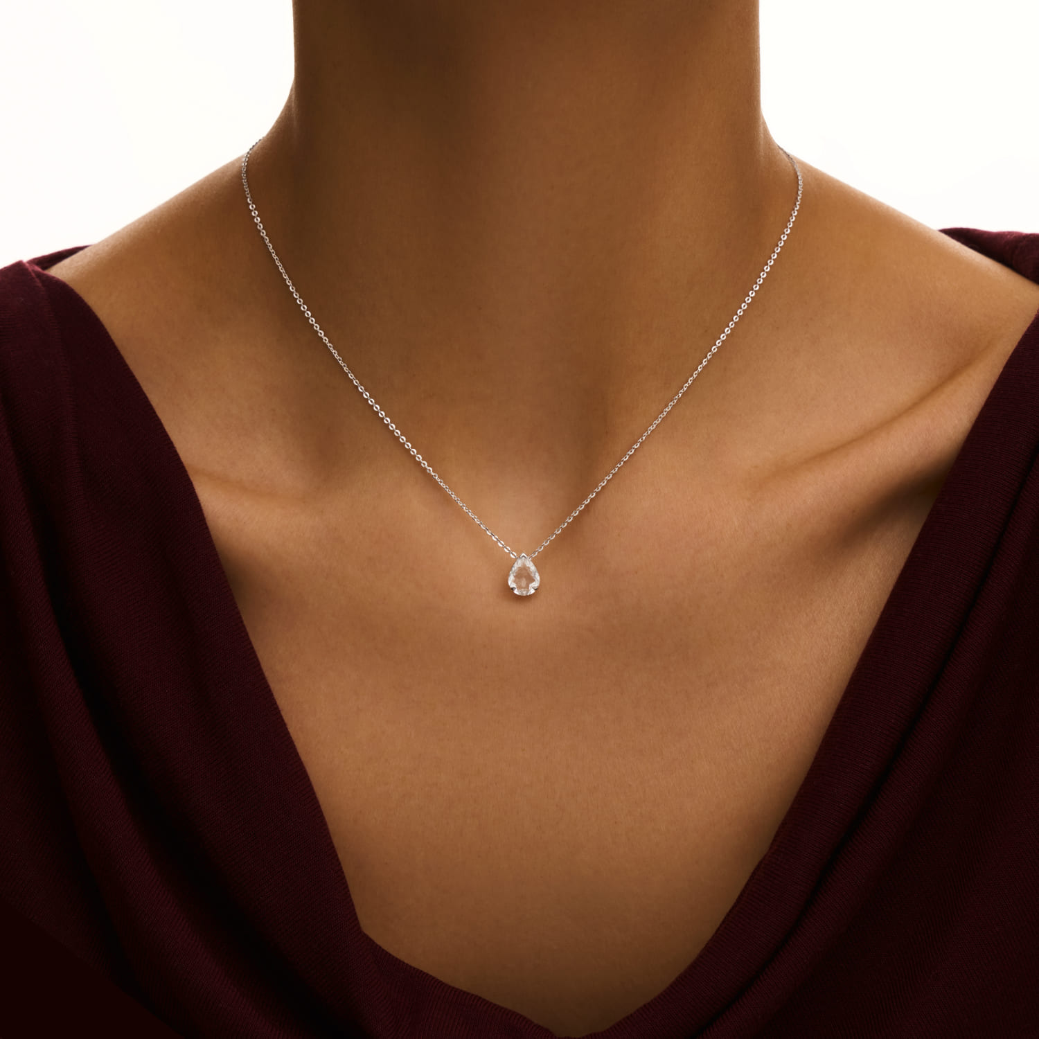 

Серебряное колье ЭРОС на тонкой цепочке с горным хрусталем MIE