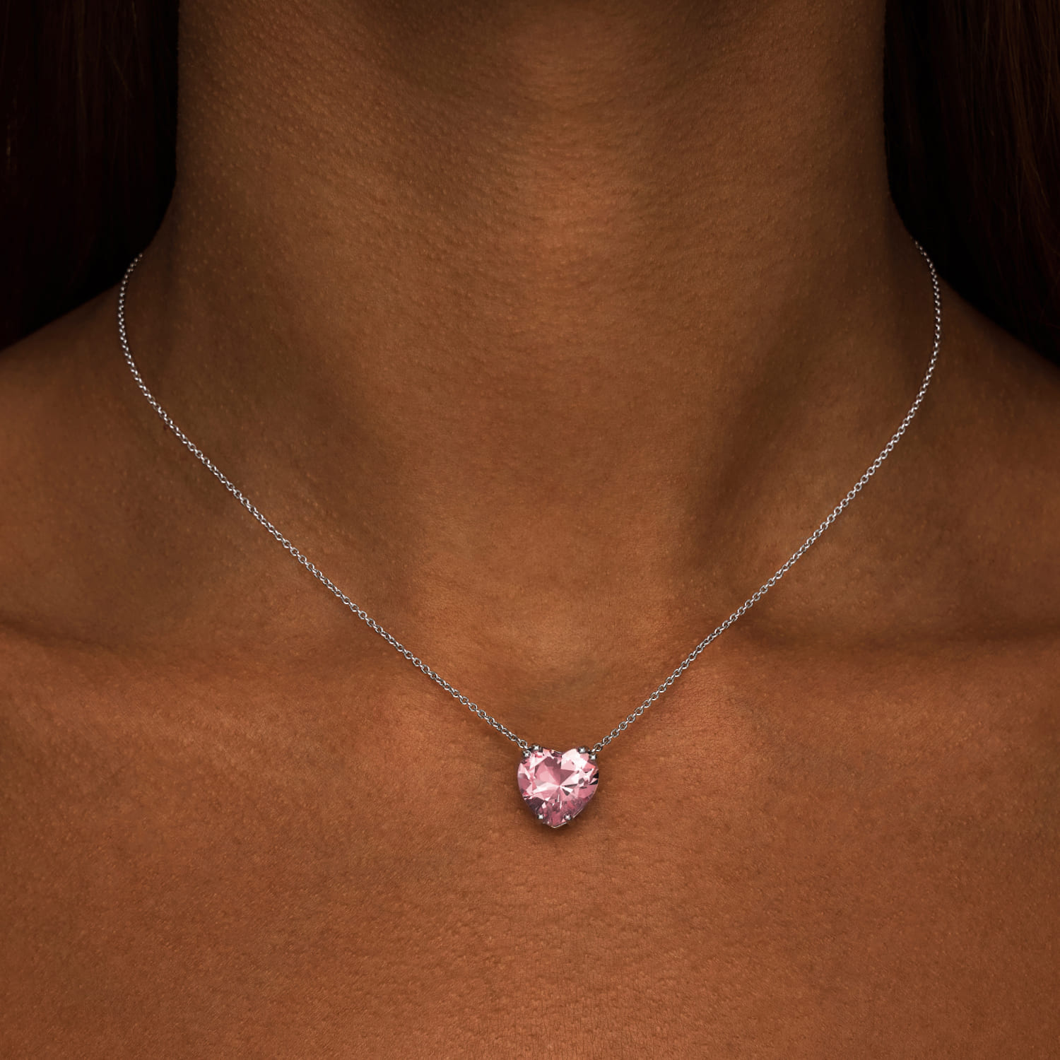 

Серебряное колье ЛЮБОВЬ с подвеской-сердцем MIE