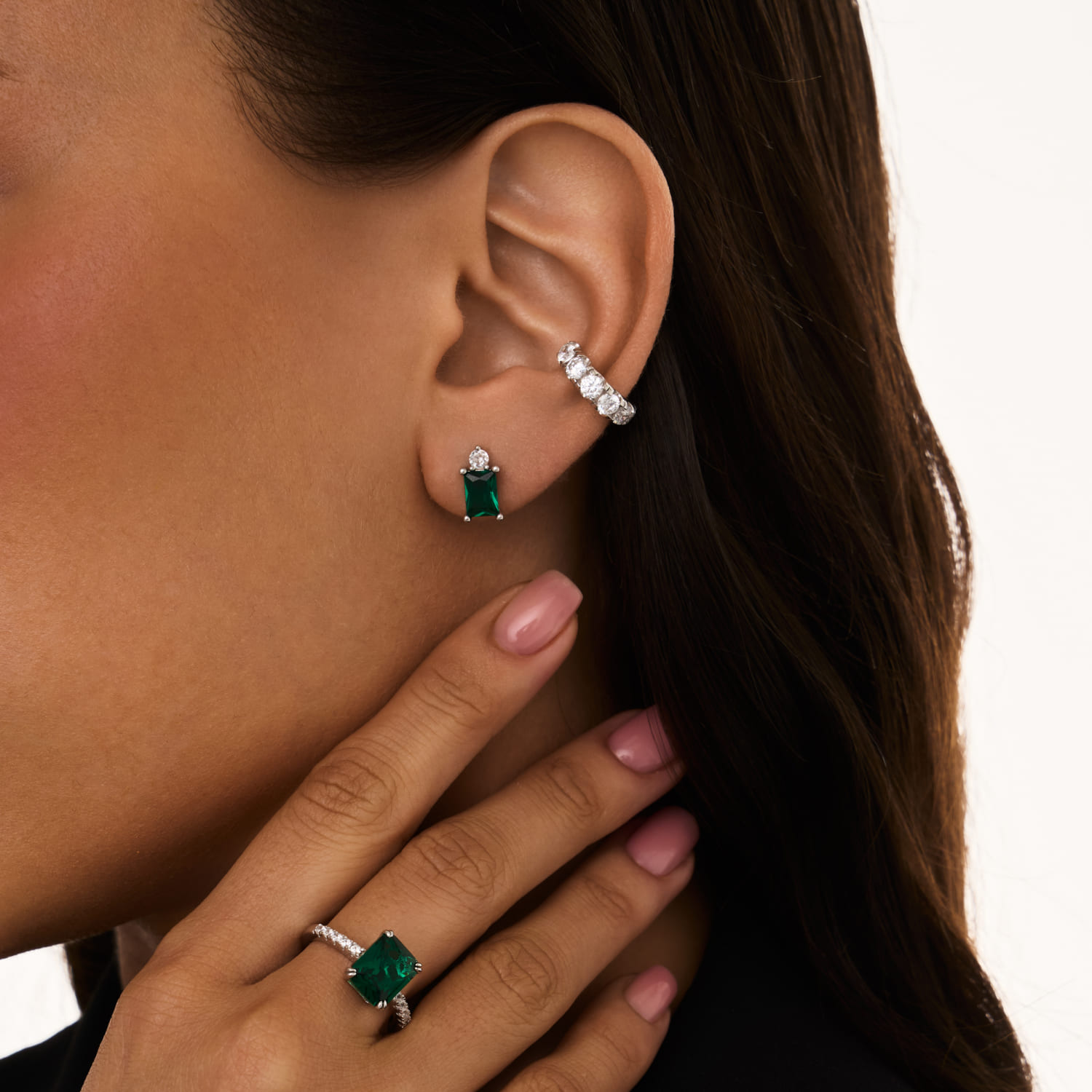 Արծաթե մատանի կանաչ քարով MIE