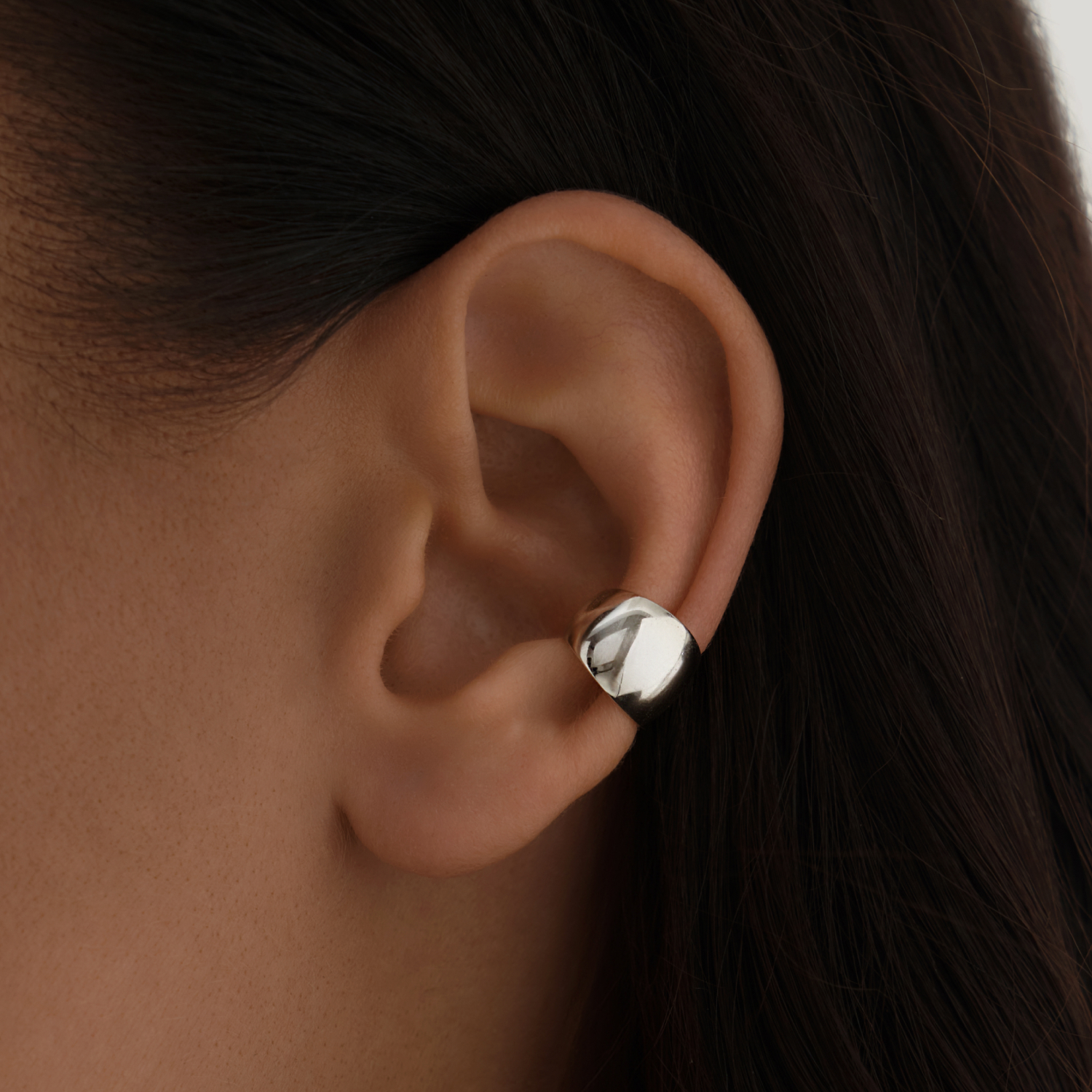 

Объёмный серебряный кафф без вставок MIE