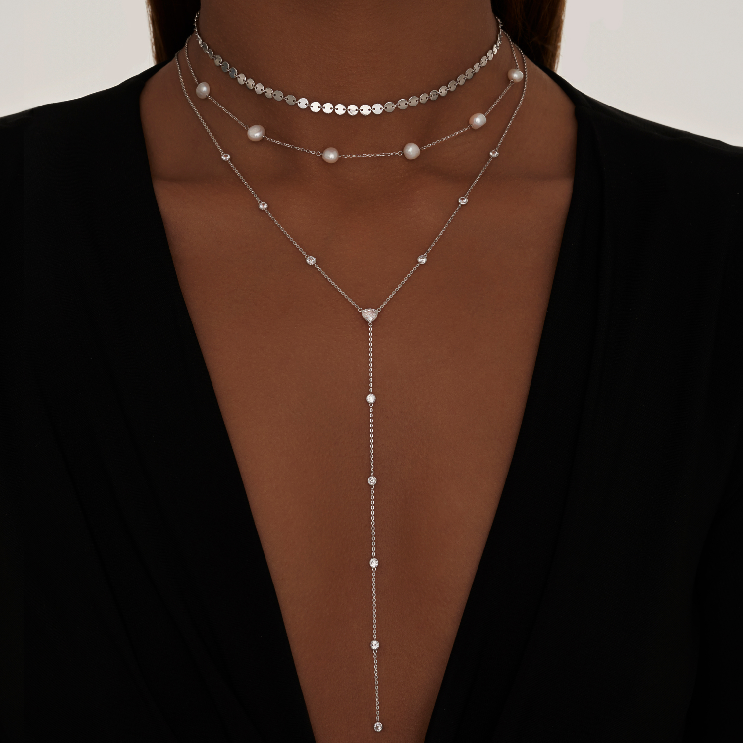 Արծաթե փողկապի վզնոց խորանարդ ցիրկոնե մետալով MIE