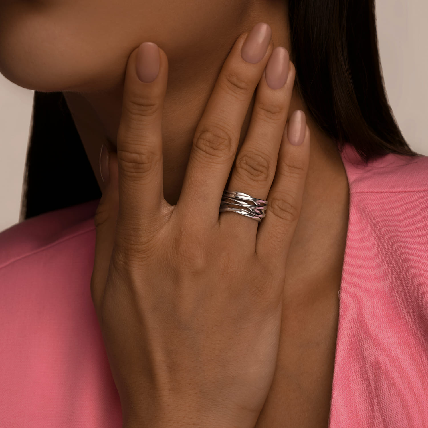 Լայն արծաթե մատանի՝ ռելիեֆով MIESTILO MIE