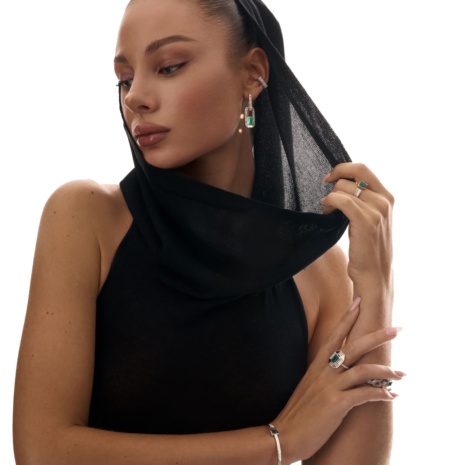 Серебряное кольцо ГАРМОНИЯ с зеленым агатом и фианитами MIE