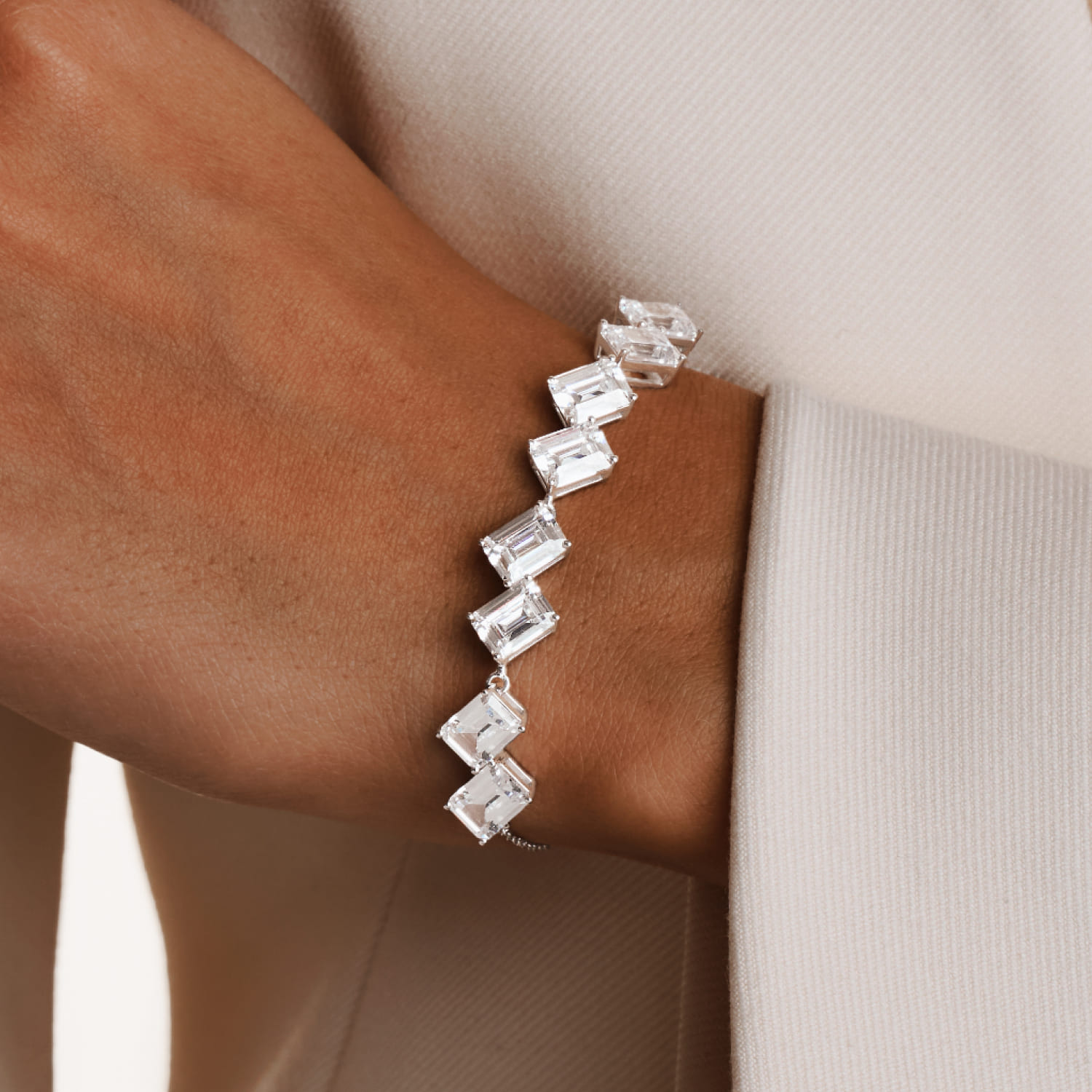 A LA RUSSE արծաթե ապարանջան խորանարդ ցիրկոնե մետալով MIE