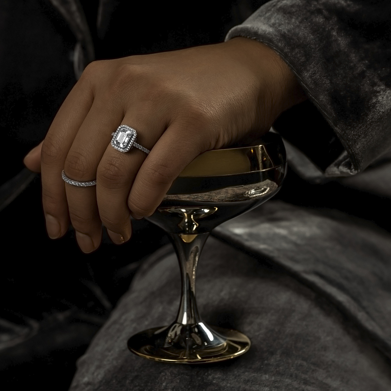 Серебряное кольцо Midnight с фианитами в огранке Эмеральд MIE - фото 6