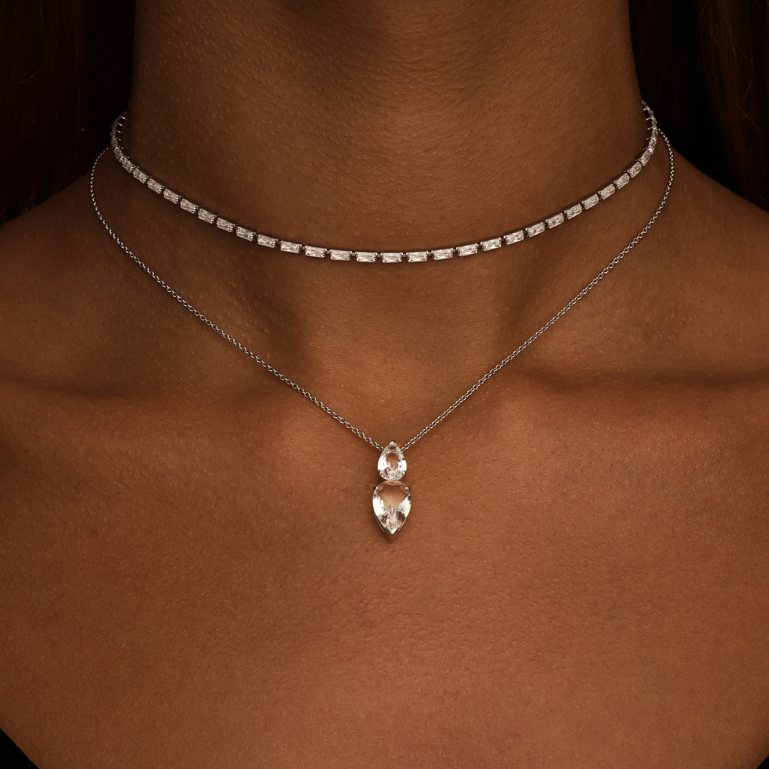 Серебряное колье на тонкой цепочке МАЙЯ П с горным хрусталем MIE