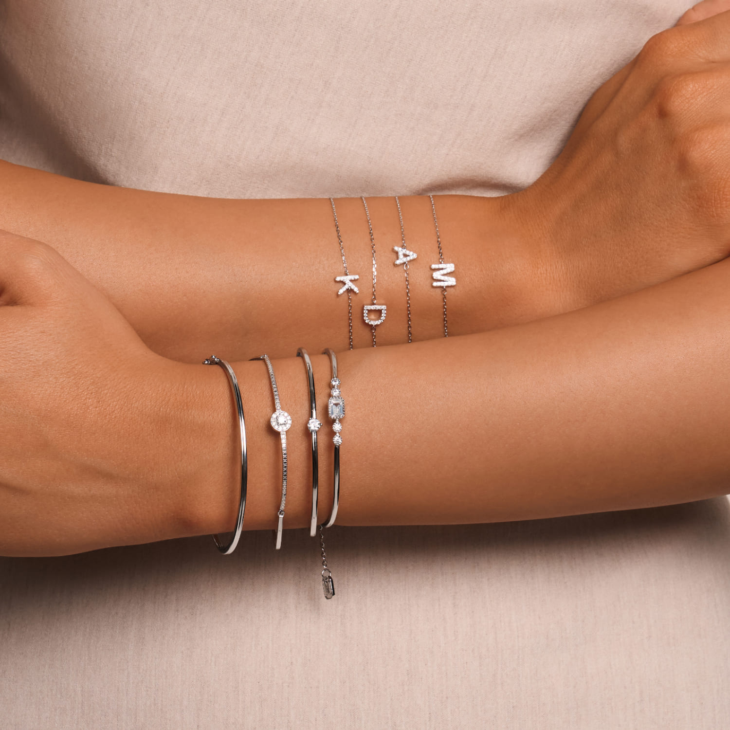 Արծաթե ապարանջան A MIESTILO MIE տառով