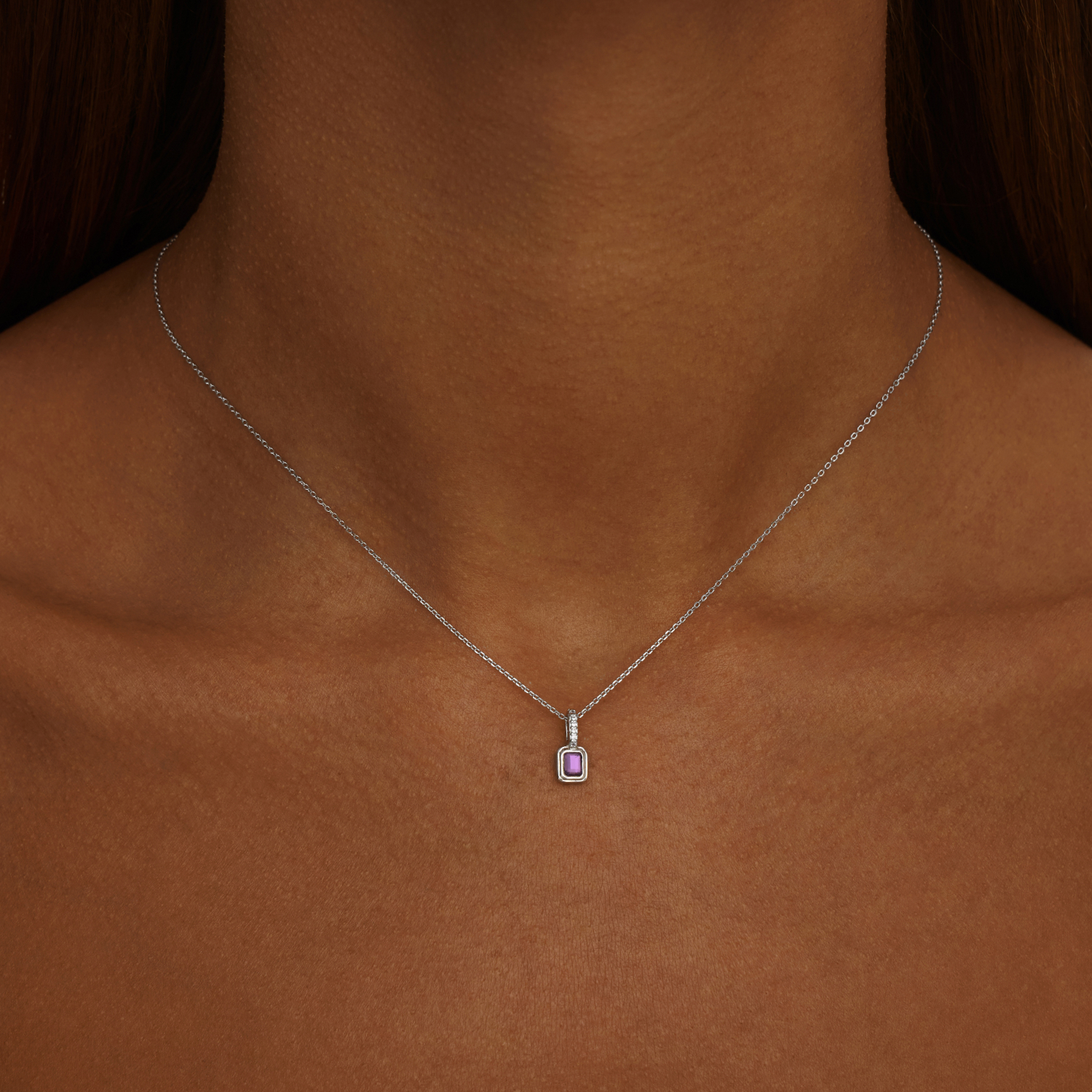 

Серебряное колье с аметистом MIE