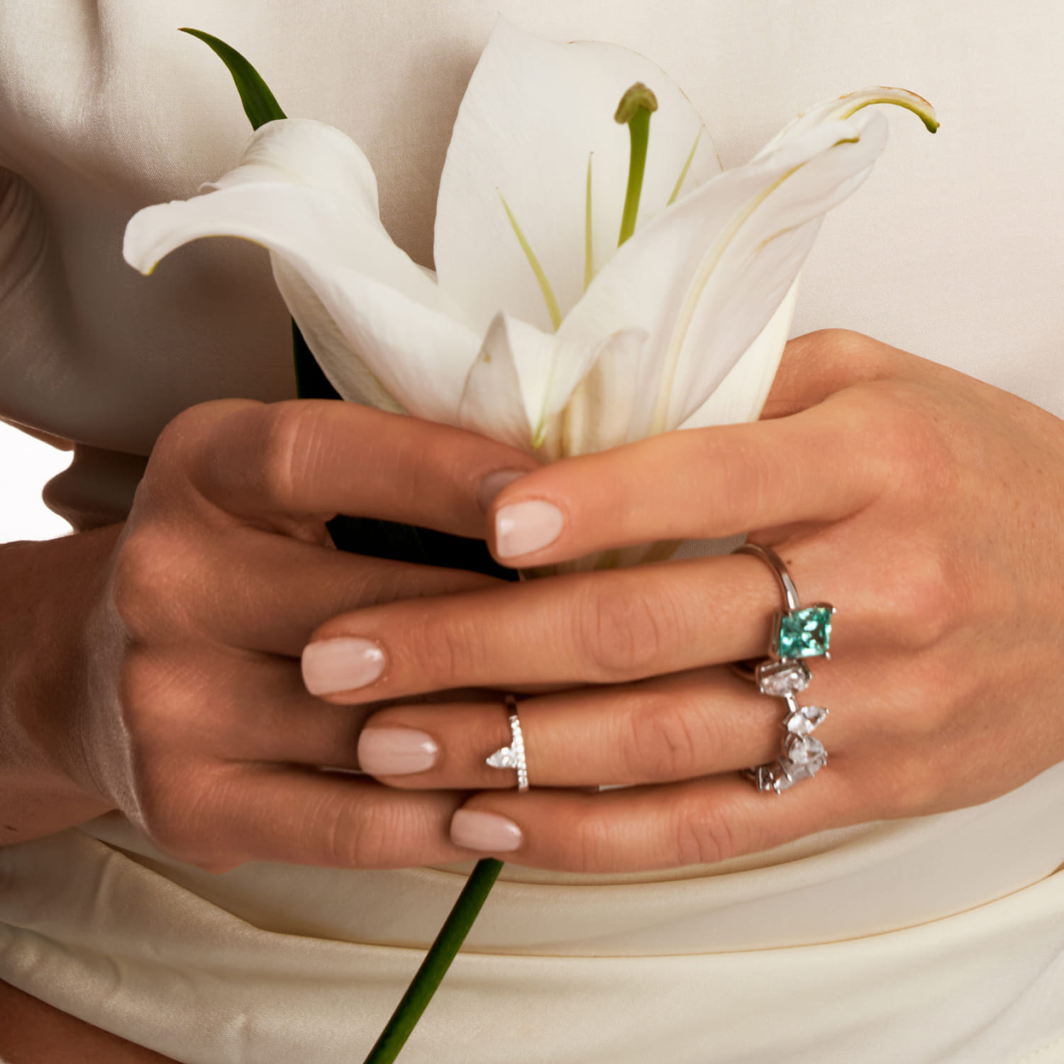 Արծաթե մատանի A LA RUSSE խորանարդ ցիրկոնե մետալով MIE