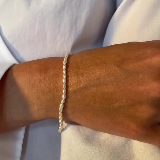 Արծաթե ապարանջան բնական մարգարիտներով MIE