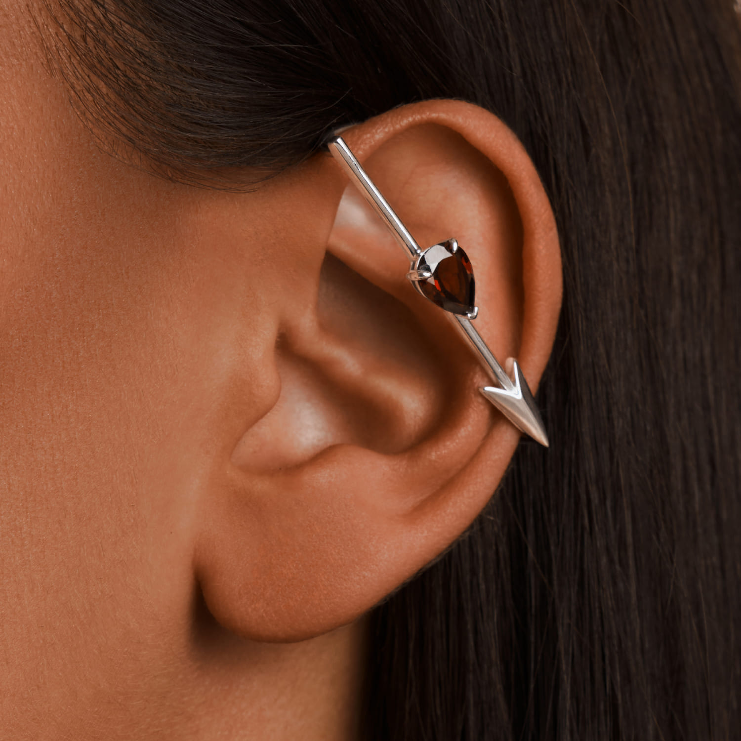 

Серебряный кафф-стрела EROS с натуральным гранатом MIE