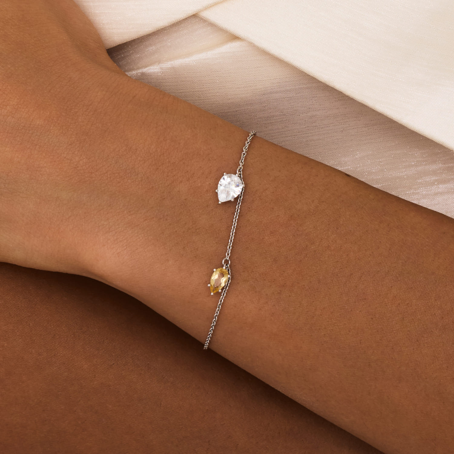 

Серебряный браслет ЭЙФОРИЯ с цитрином и фианитом MIE