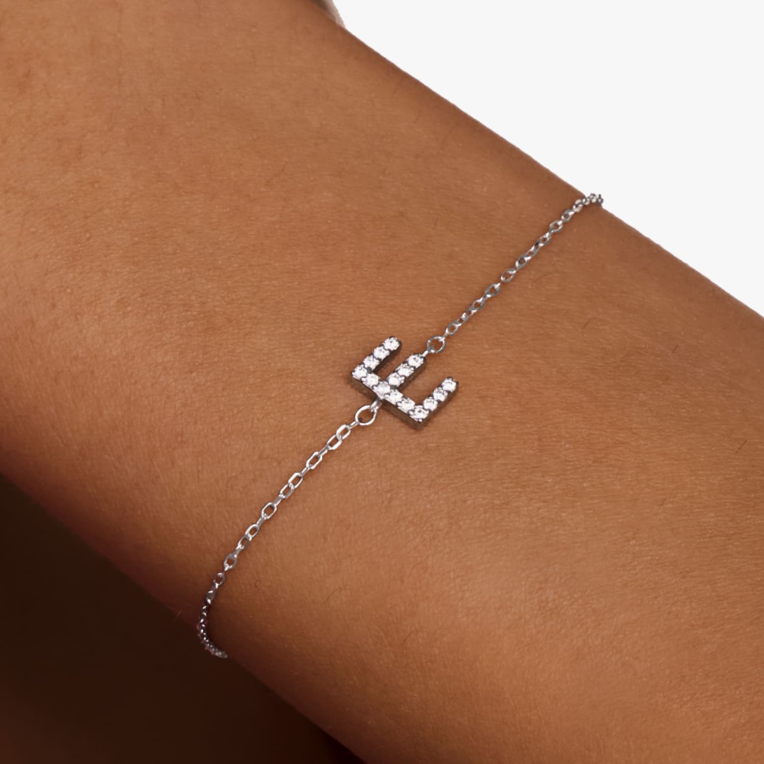 

Серебряный браслет с буквой E MIESTILO MIE