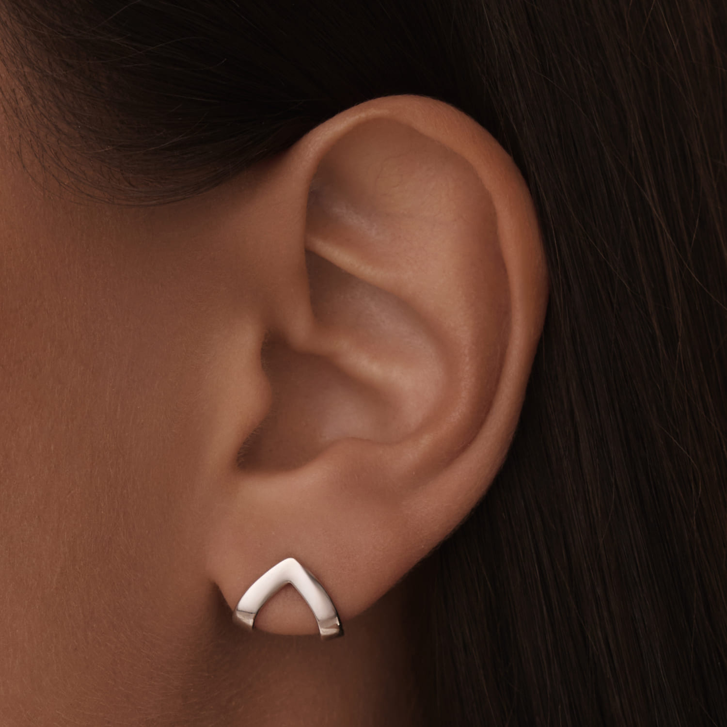 

Минималистичные серьги в виде уголка MIESTILO MIE