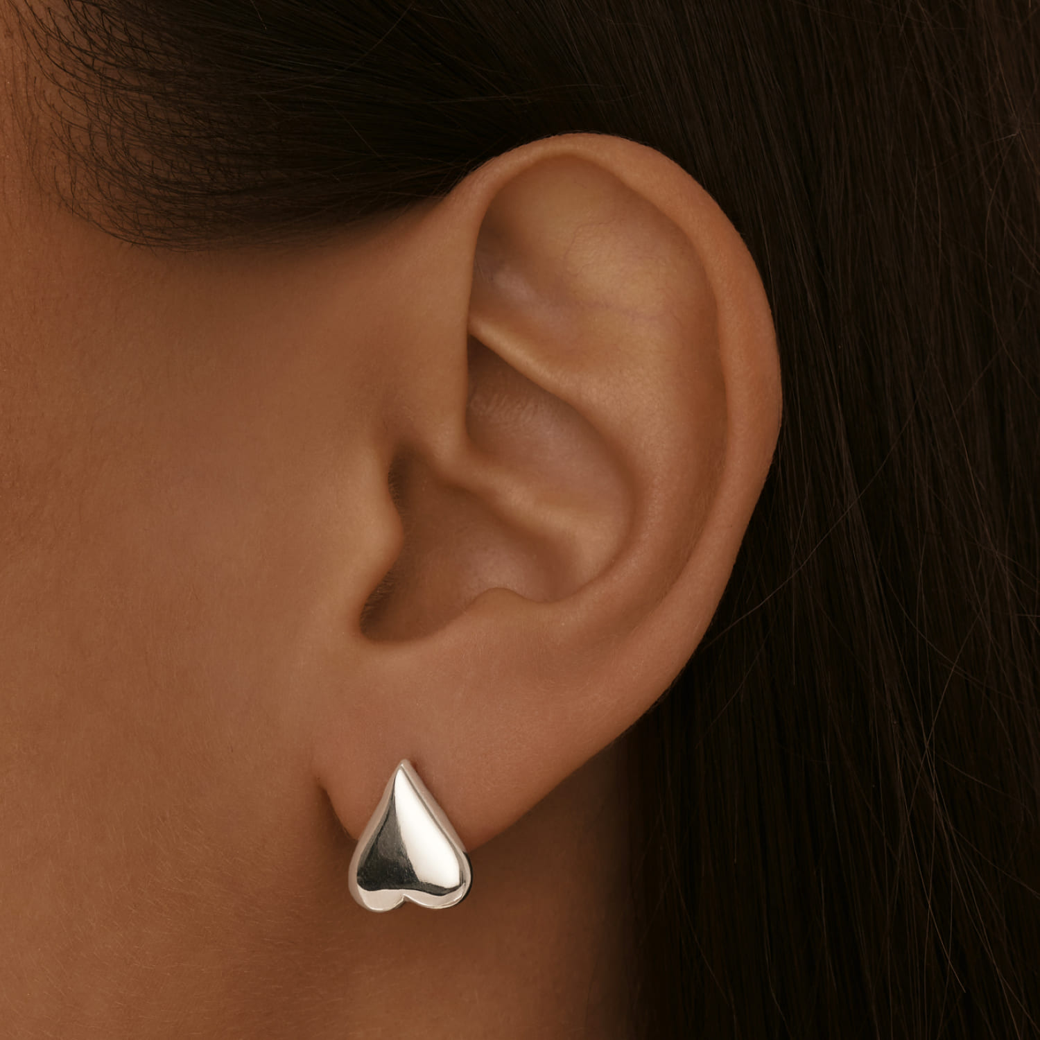 

Серебряные пусеты в форме объемного сердца MIESTILO MIE