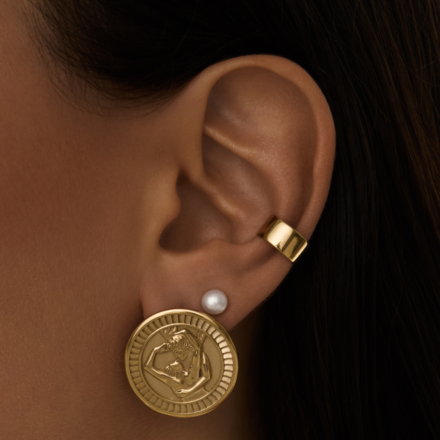 

Серебряные серьги-монеты AMOR в покрытии желтое золото MIE