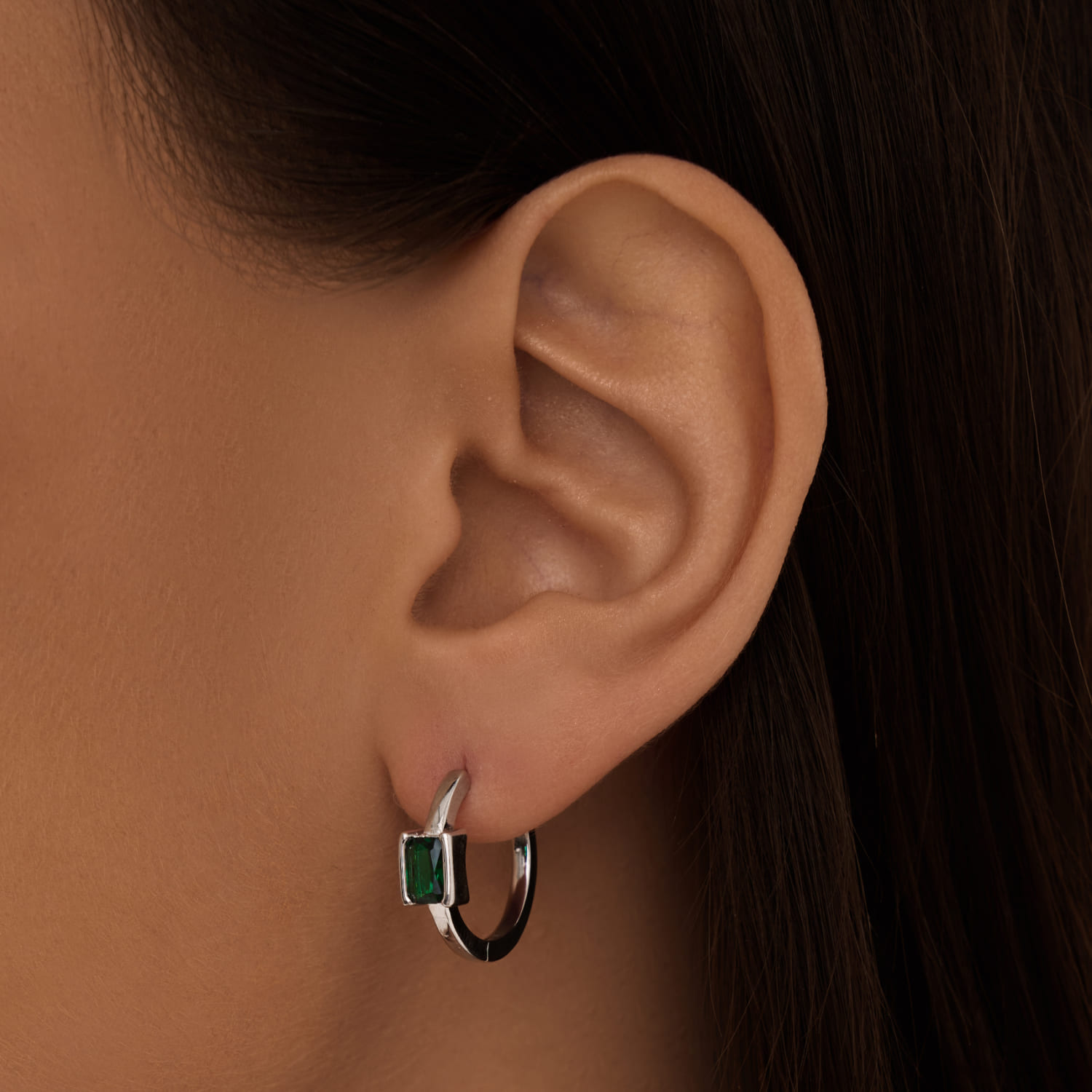 

Серебряные серьги-конго с зеленым фианитом MIESTILO MIE