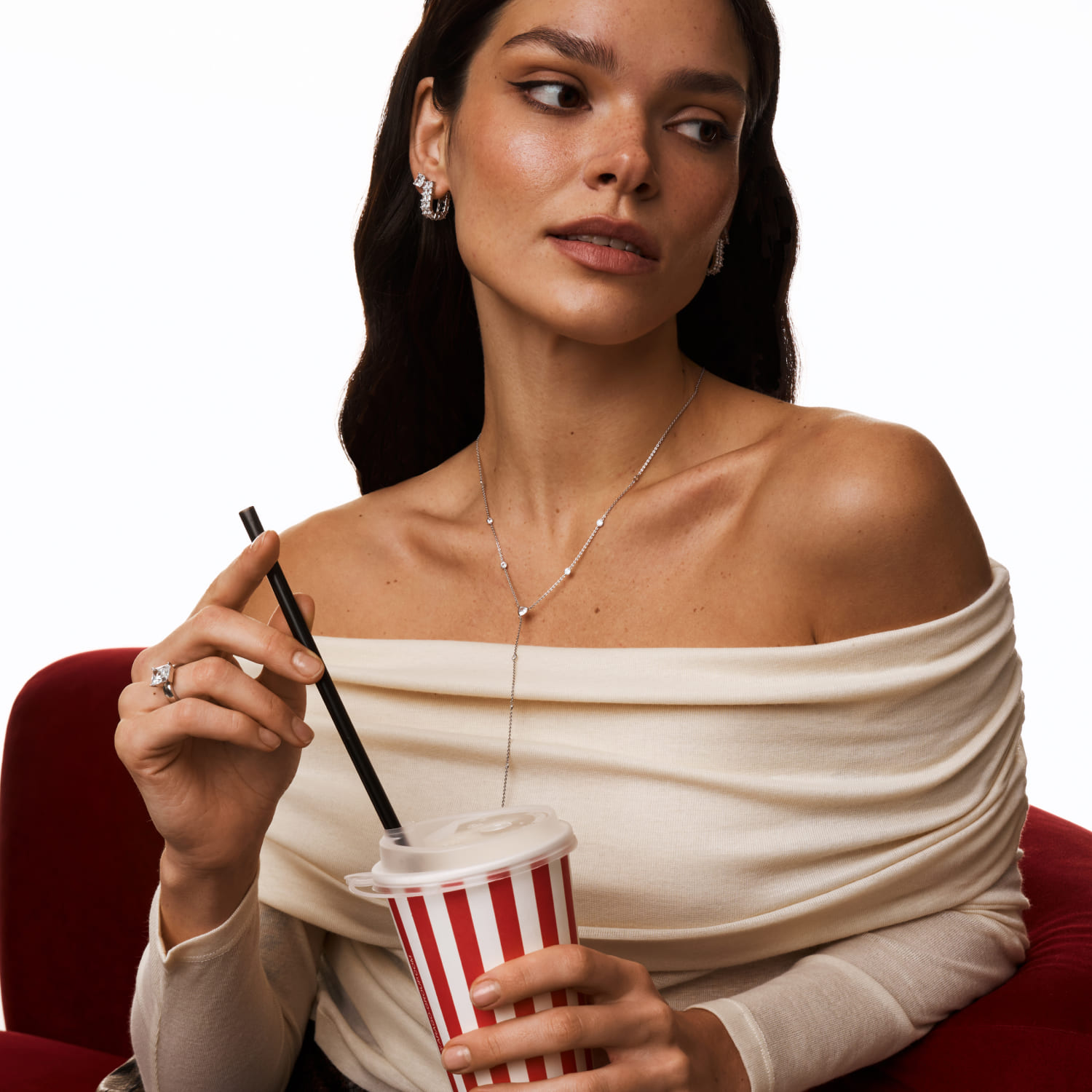 Արծաթե փողկապի վզնոց խորանարդ ցիրկոնե մետալով MIE