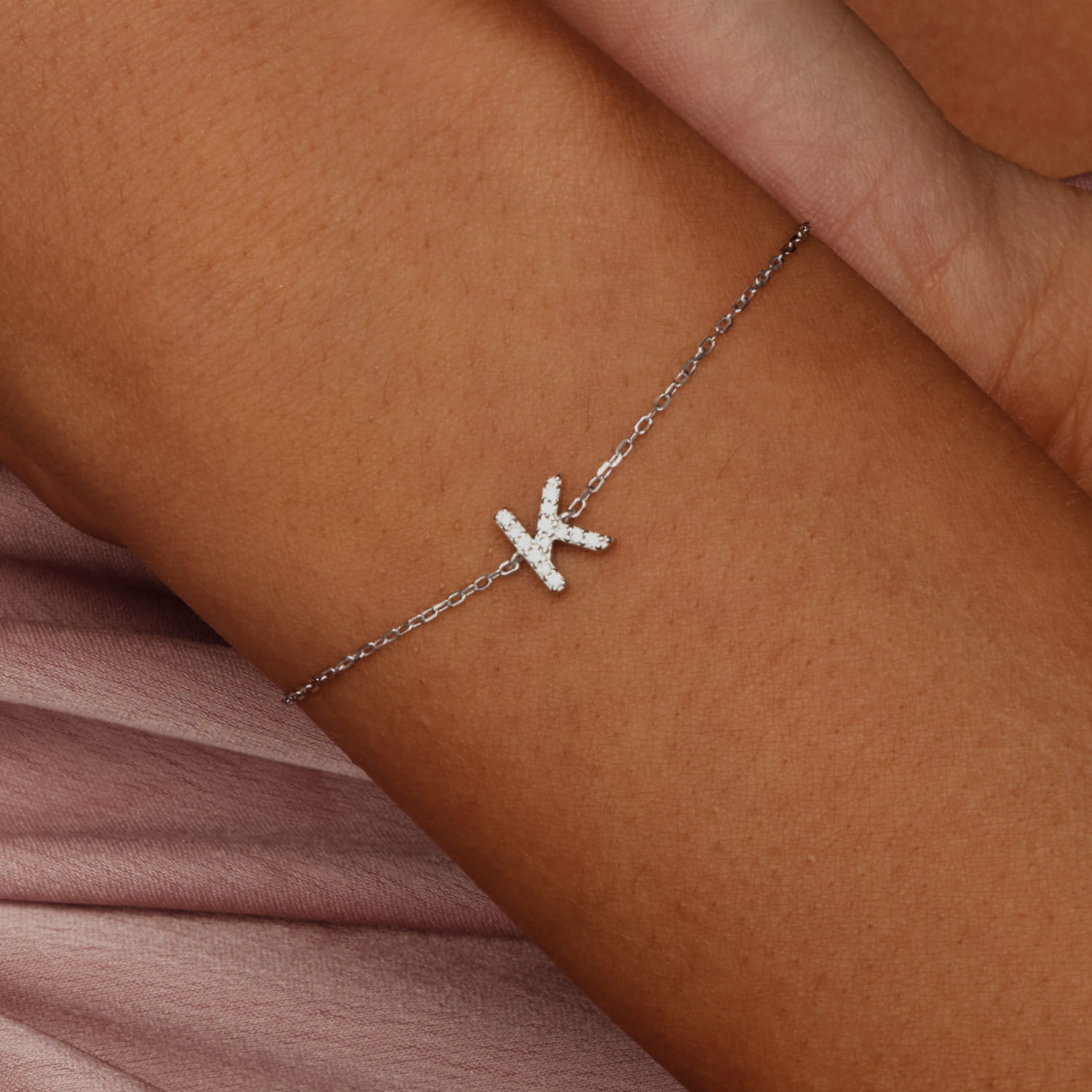 

Серебряный браслет с буквой К MIESTILO MIE