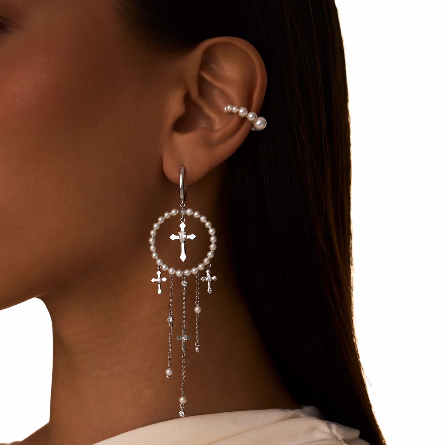 

Серебряные серьги SICILIA с жемчугом, подвесками с крестами и белыми фианитами MIE