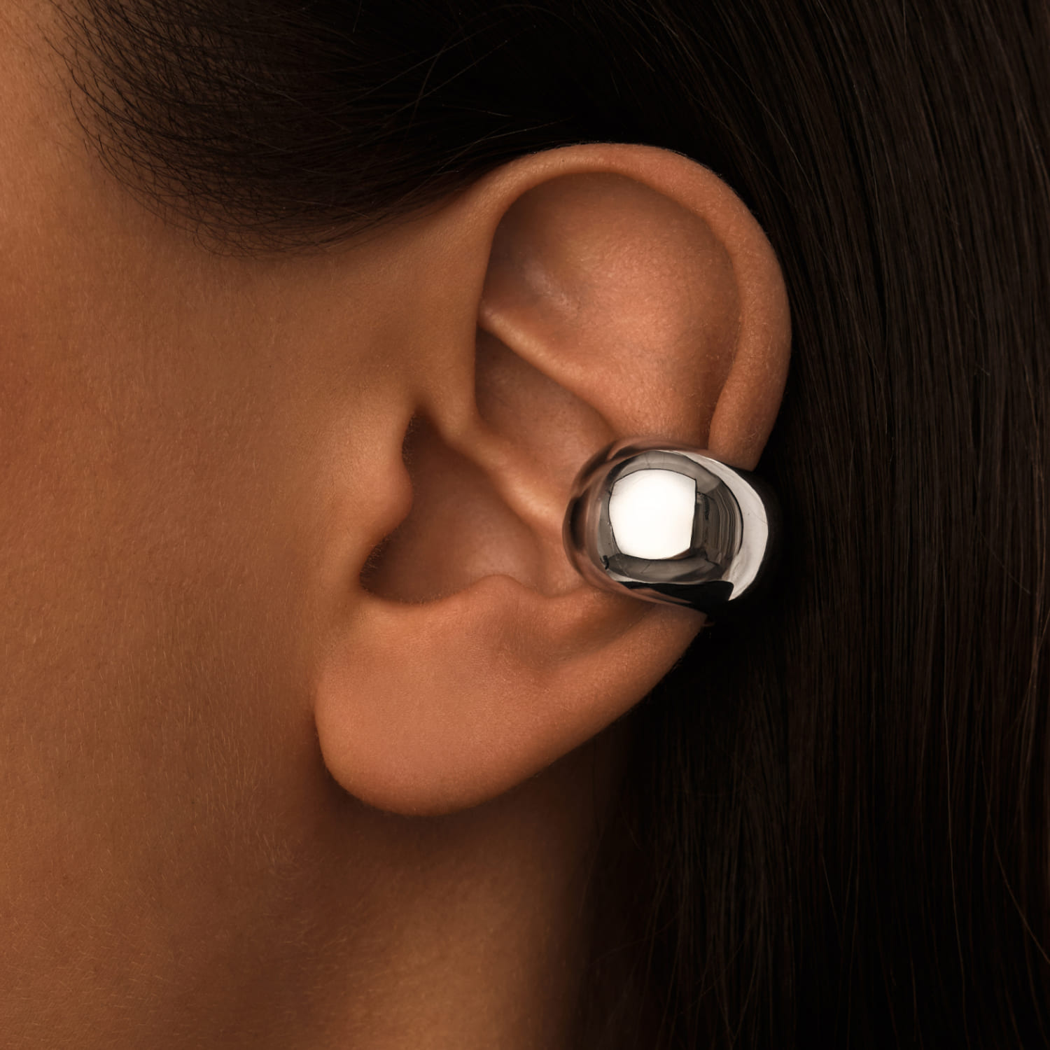 

Широкий объемный кафф из серебра MIE