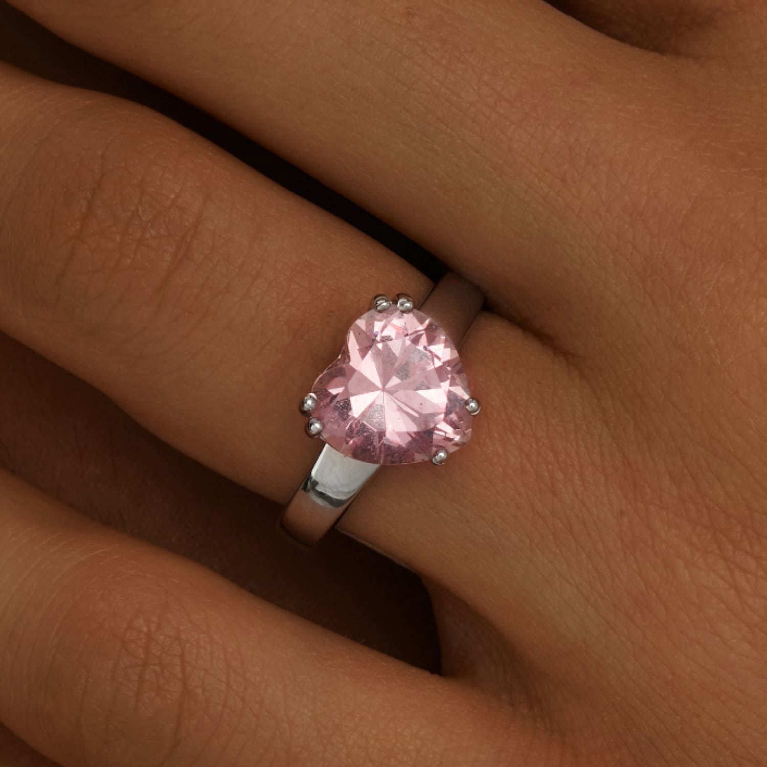 

Серебряное кольцо SWEETHEART с сердцем MIE