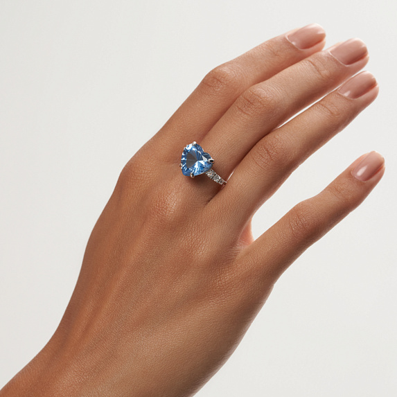 Кольцо с голубым сердцем из серебра Miestilo