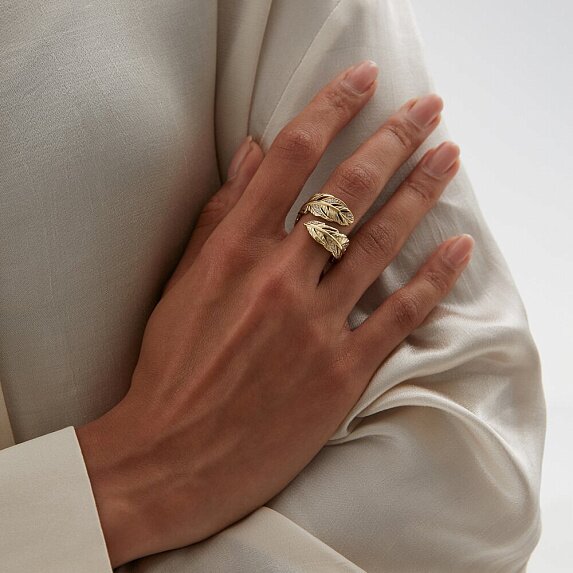 Позолоченное кольцо "Перо" из серебра Miestilo