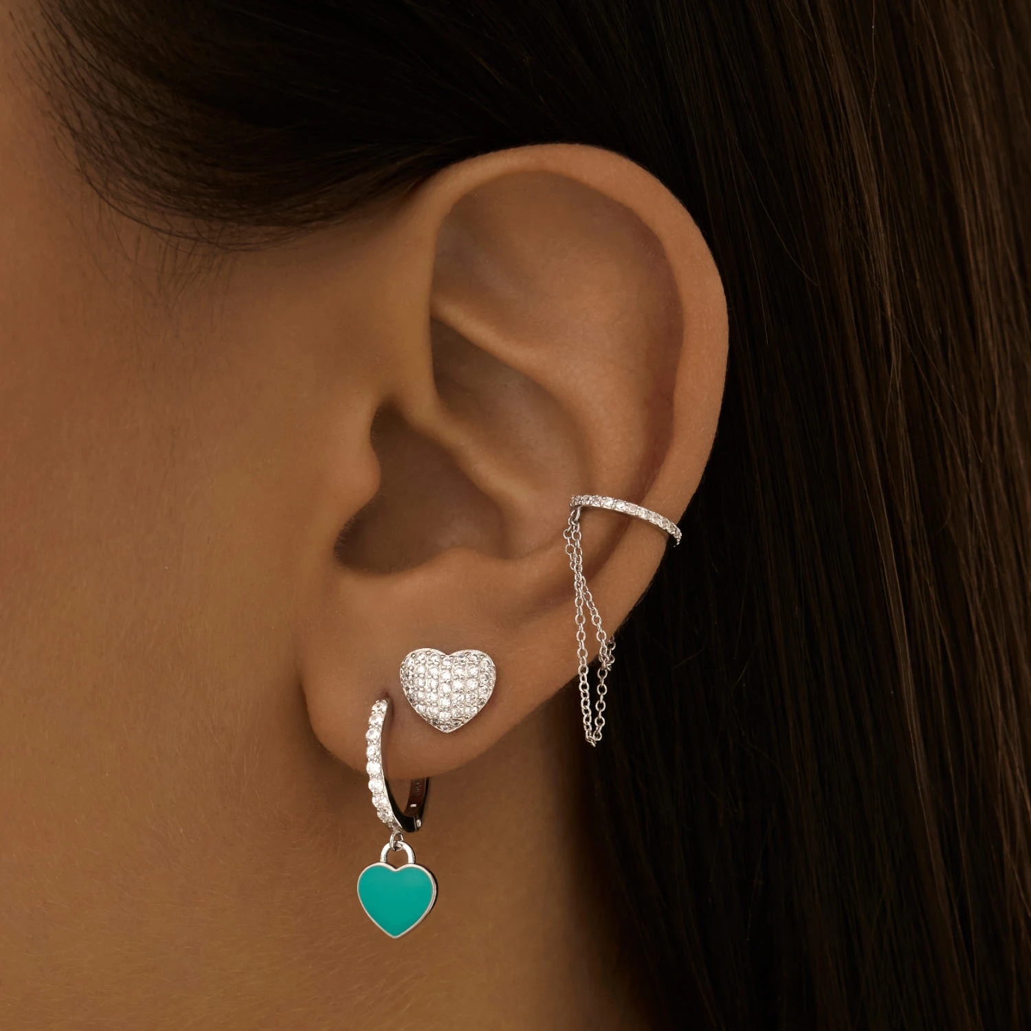 Серебряные пусеты в форме сердца с фианитами MIESTILO 