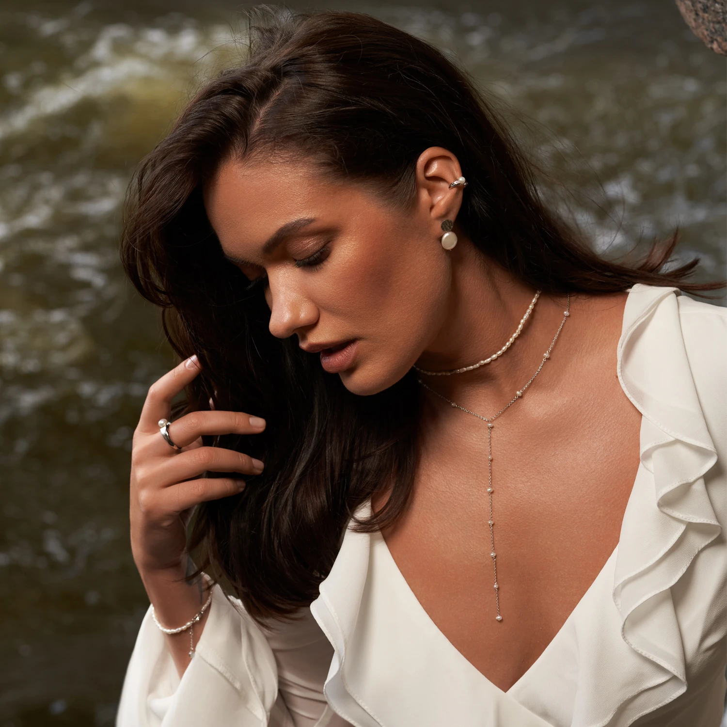 Серебряное колье-галстук с натуральным жемчугом