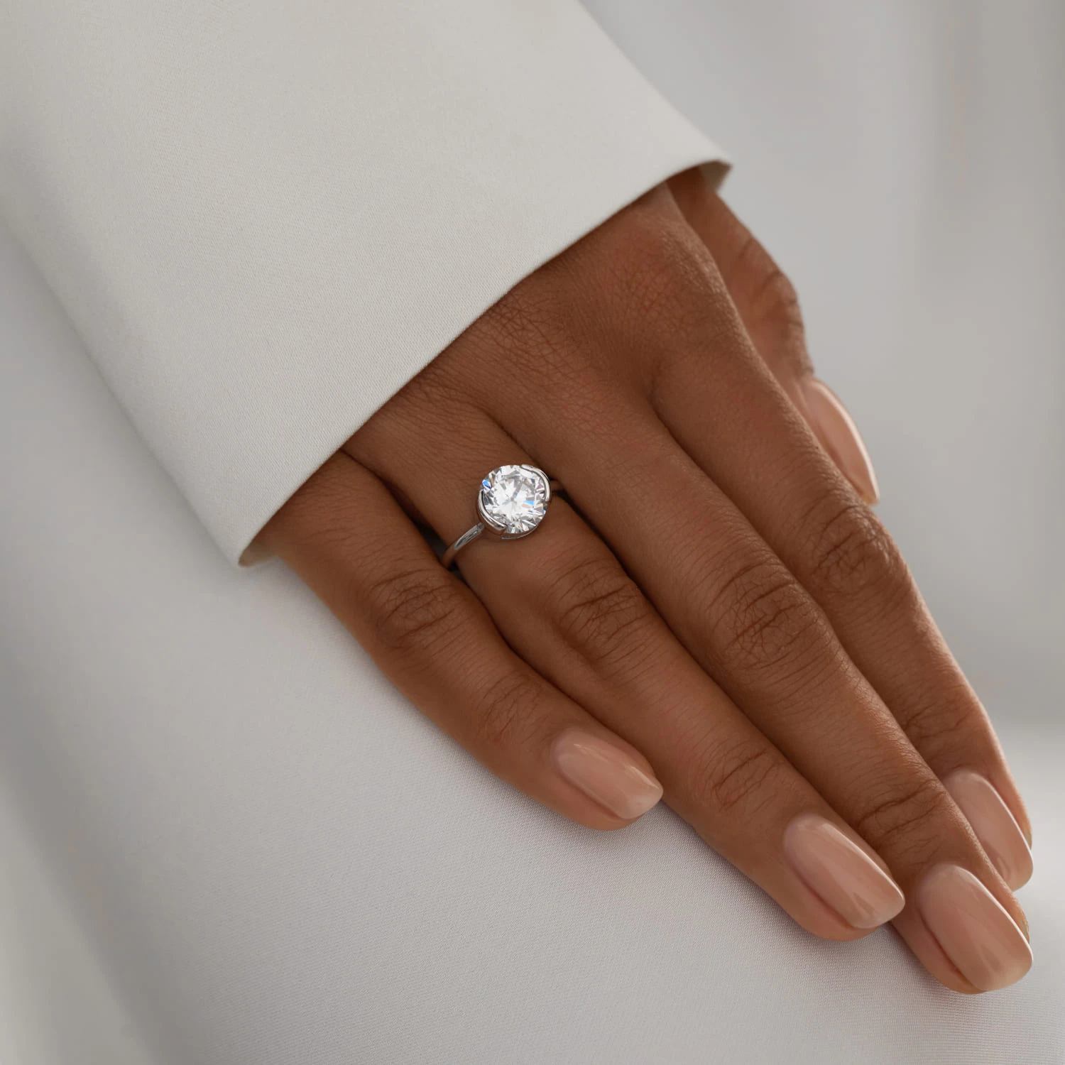 Серебряное кольцо-солитер с круглым фианитом MIESTILO