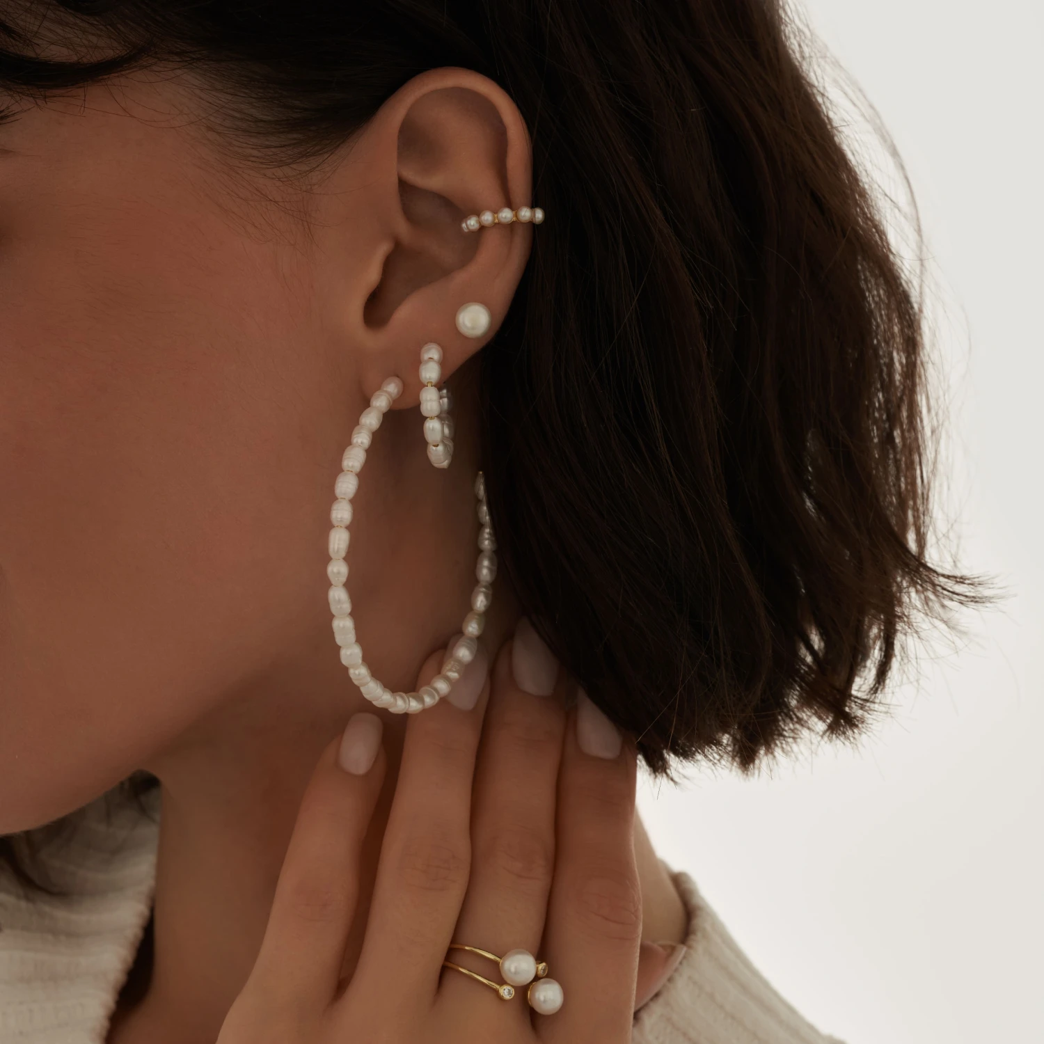 Позолоченные серьги-пусеты из серебра с натуральным жемчугом