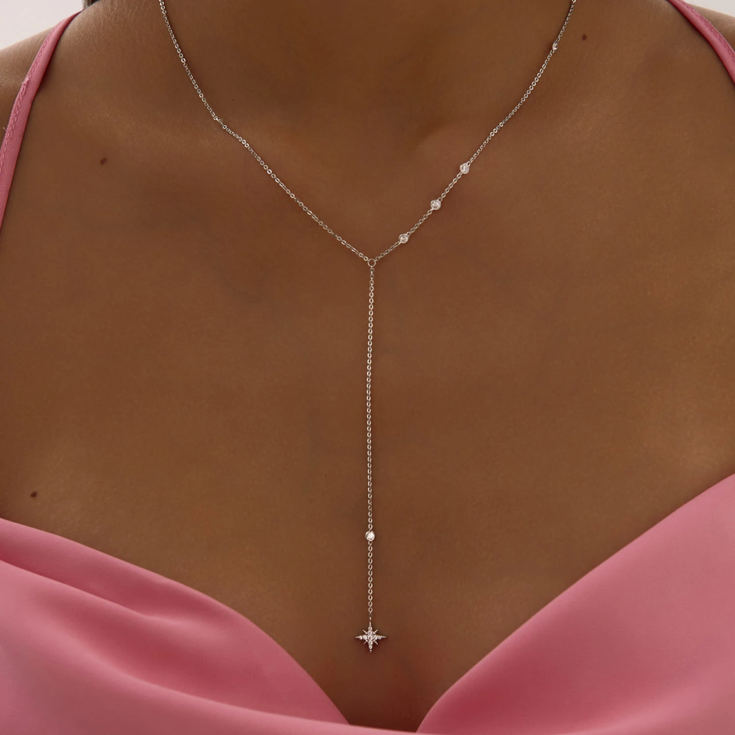 Серебряное колье-галстук с фианитами и звездой MIESTILO 